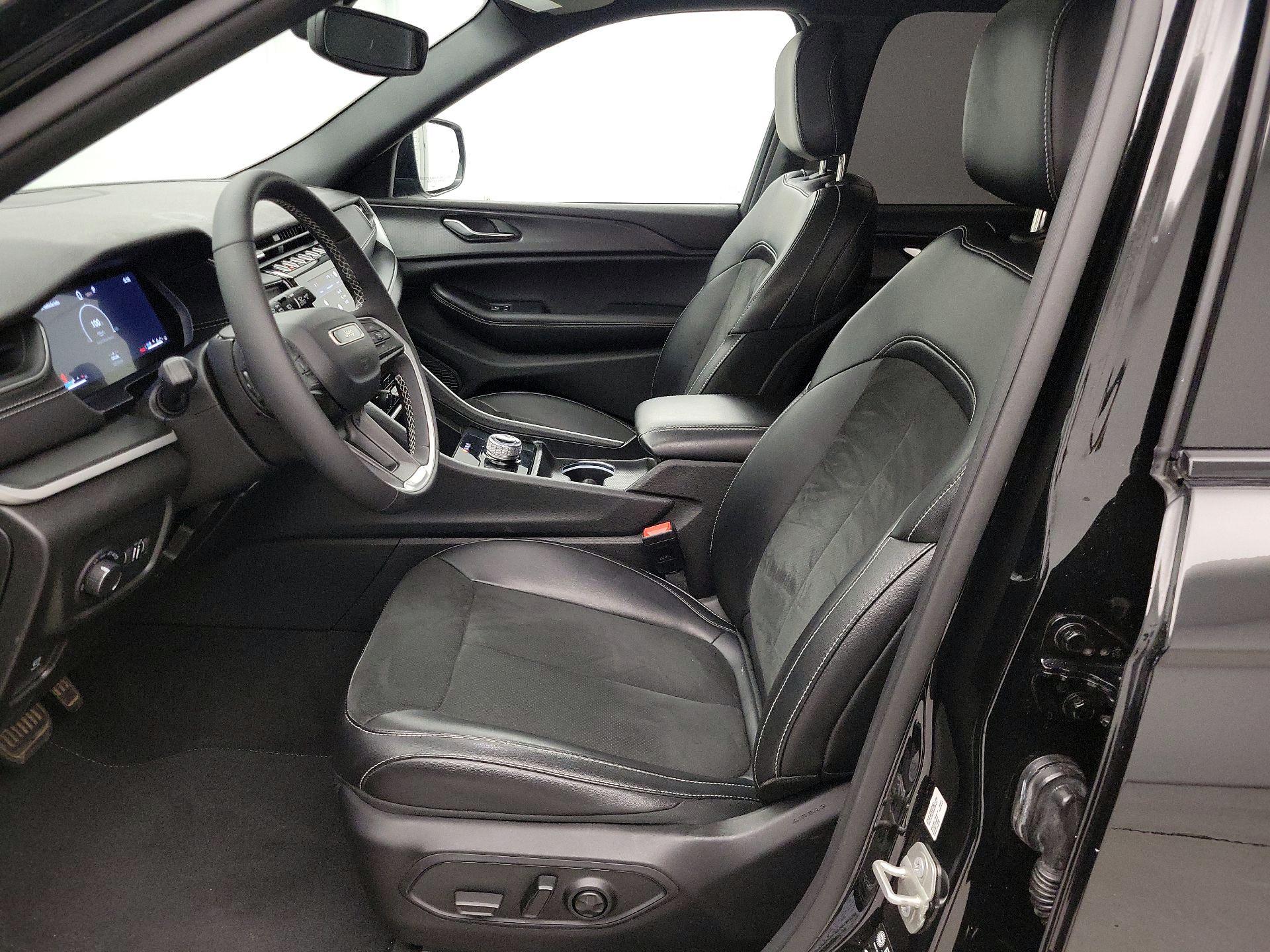 Thumbnail: 2024 Jeep Grand Cherokee L - 11