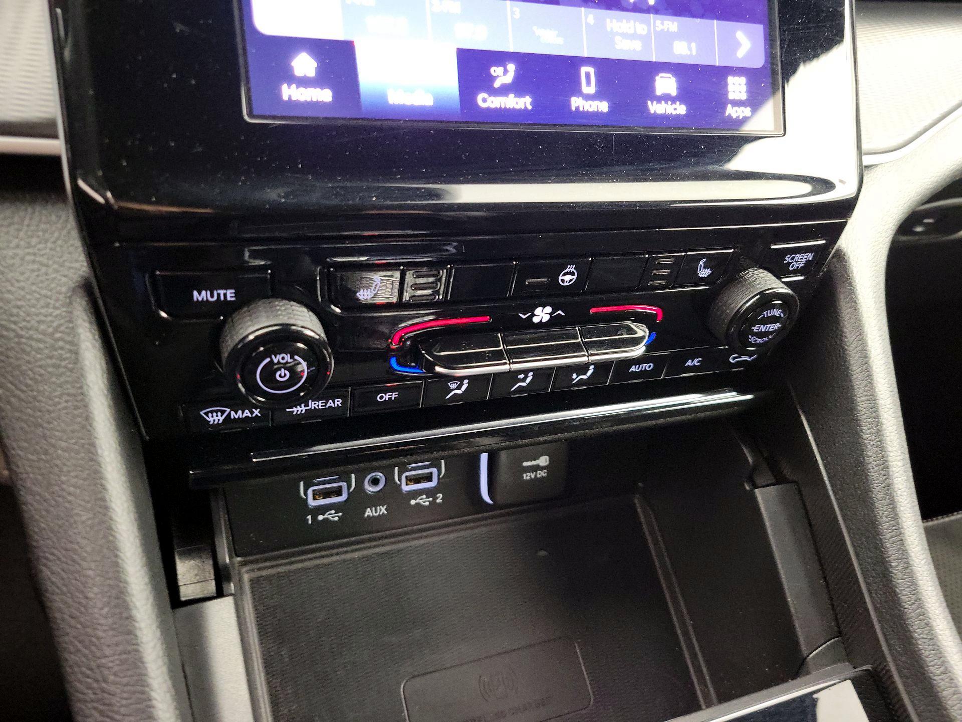 Thumbnail: 2024 Jeep Grand Cherokee L - 16