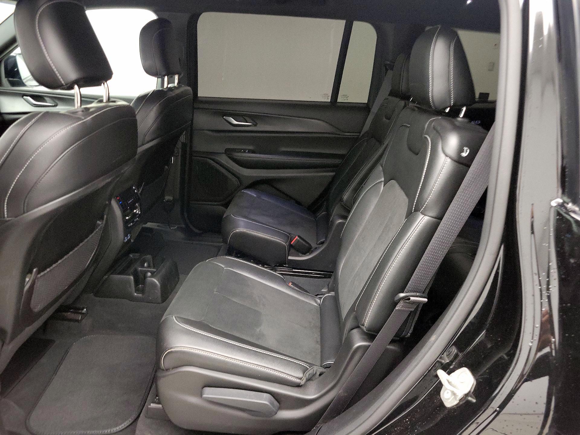 Thumbnail: 2024 Jeep Grand Cherokee L - 20