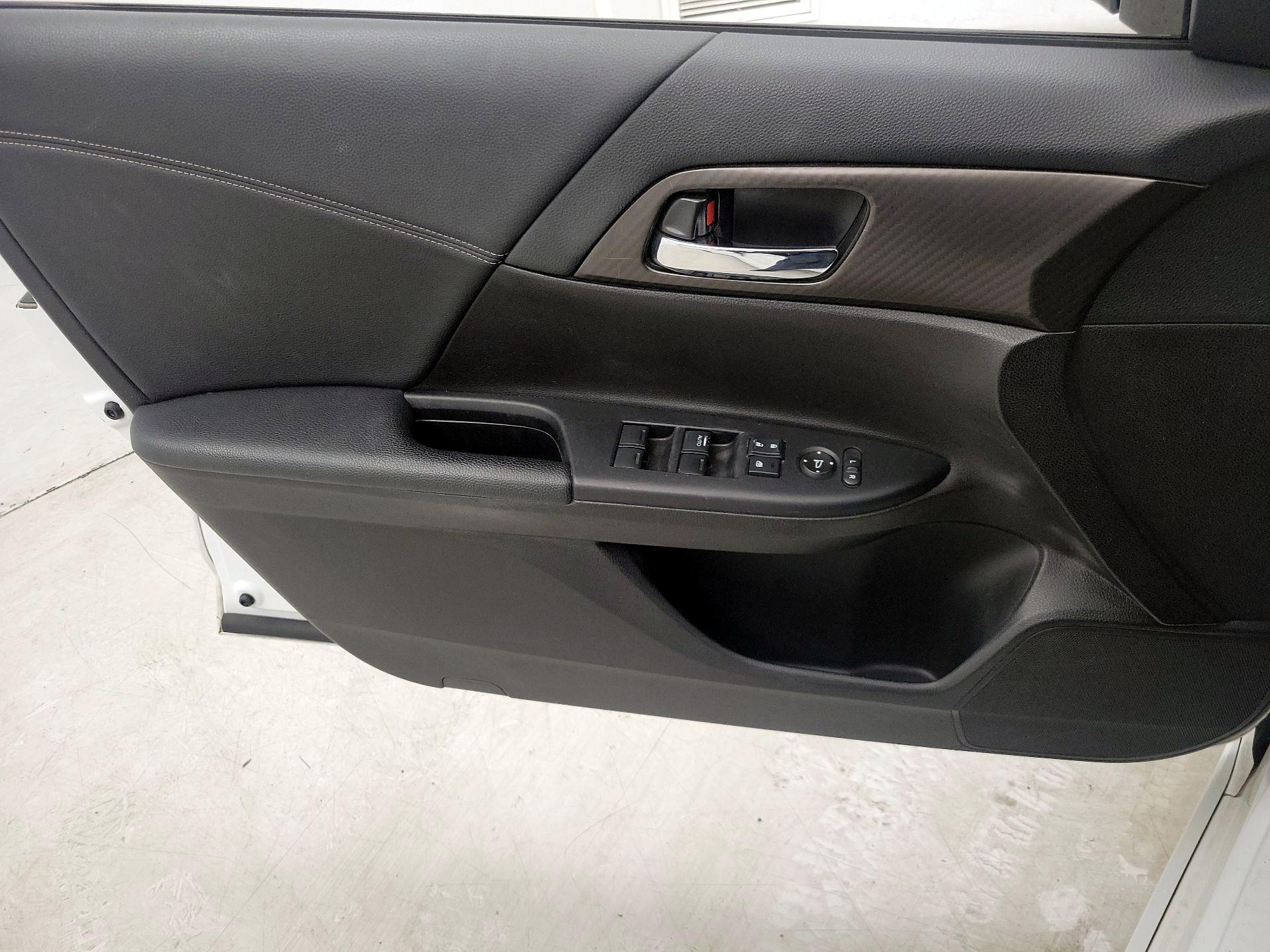 Thumbnail: 2017 Honda Accord - 12