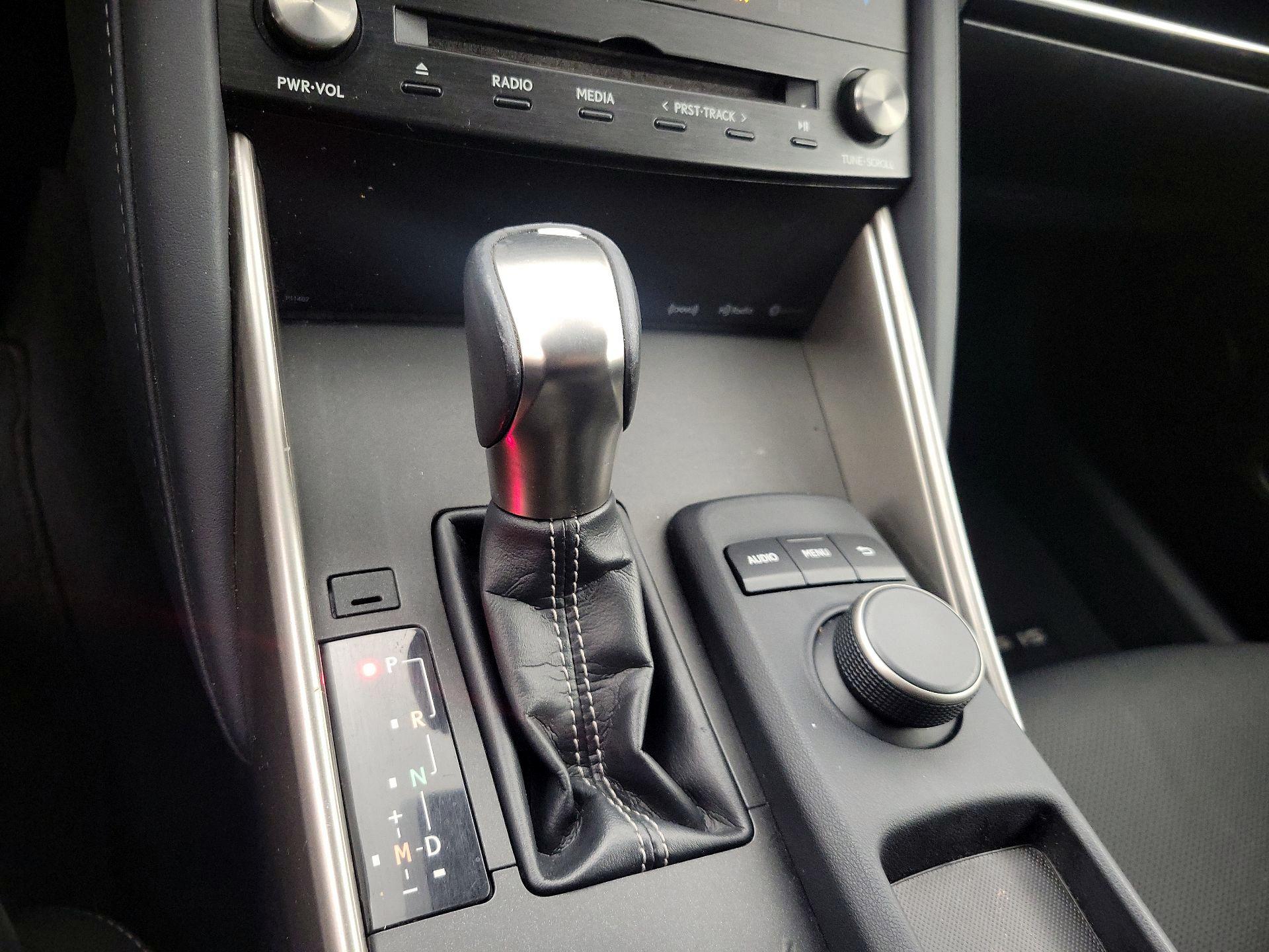 Thumbnail: 2018 Lexus IS - 17