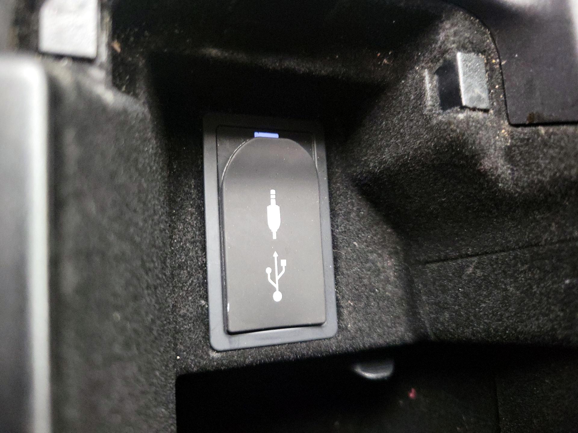 Thumbnail: 2018 Lexus IS - 18