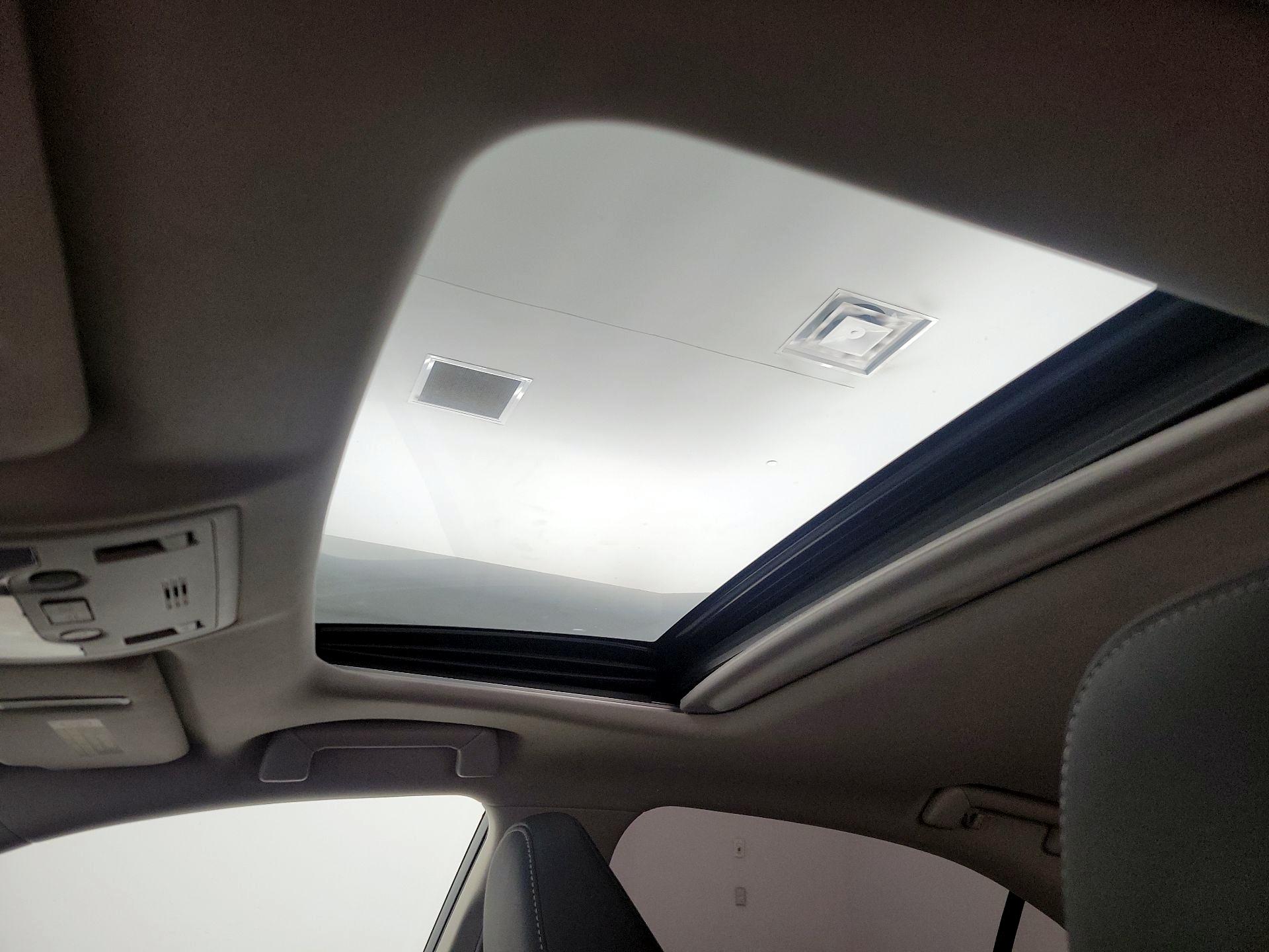 Thumbnail: 2018 Lexus IS - 19