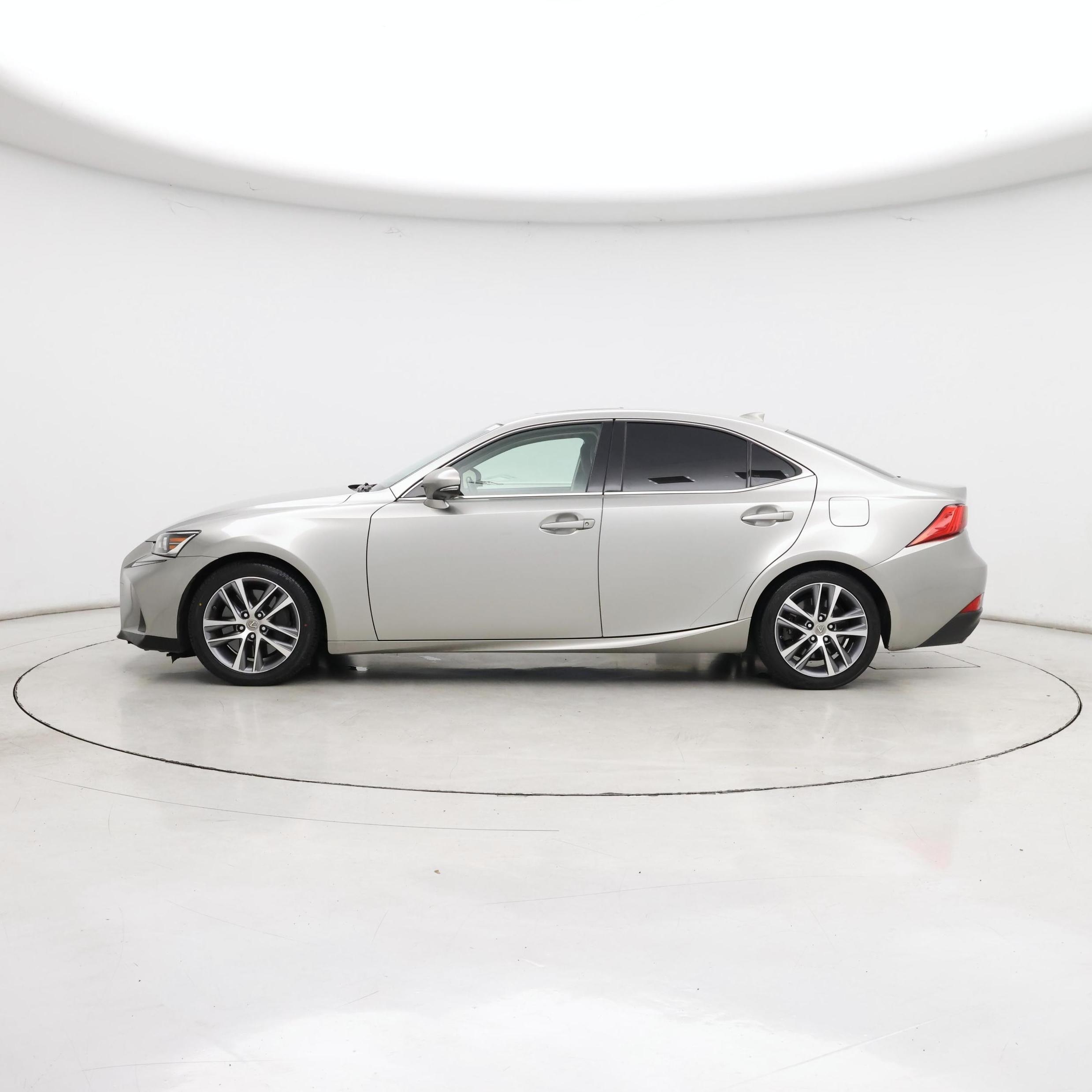 Thumbnail: 2018 Lexus IS - 3