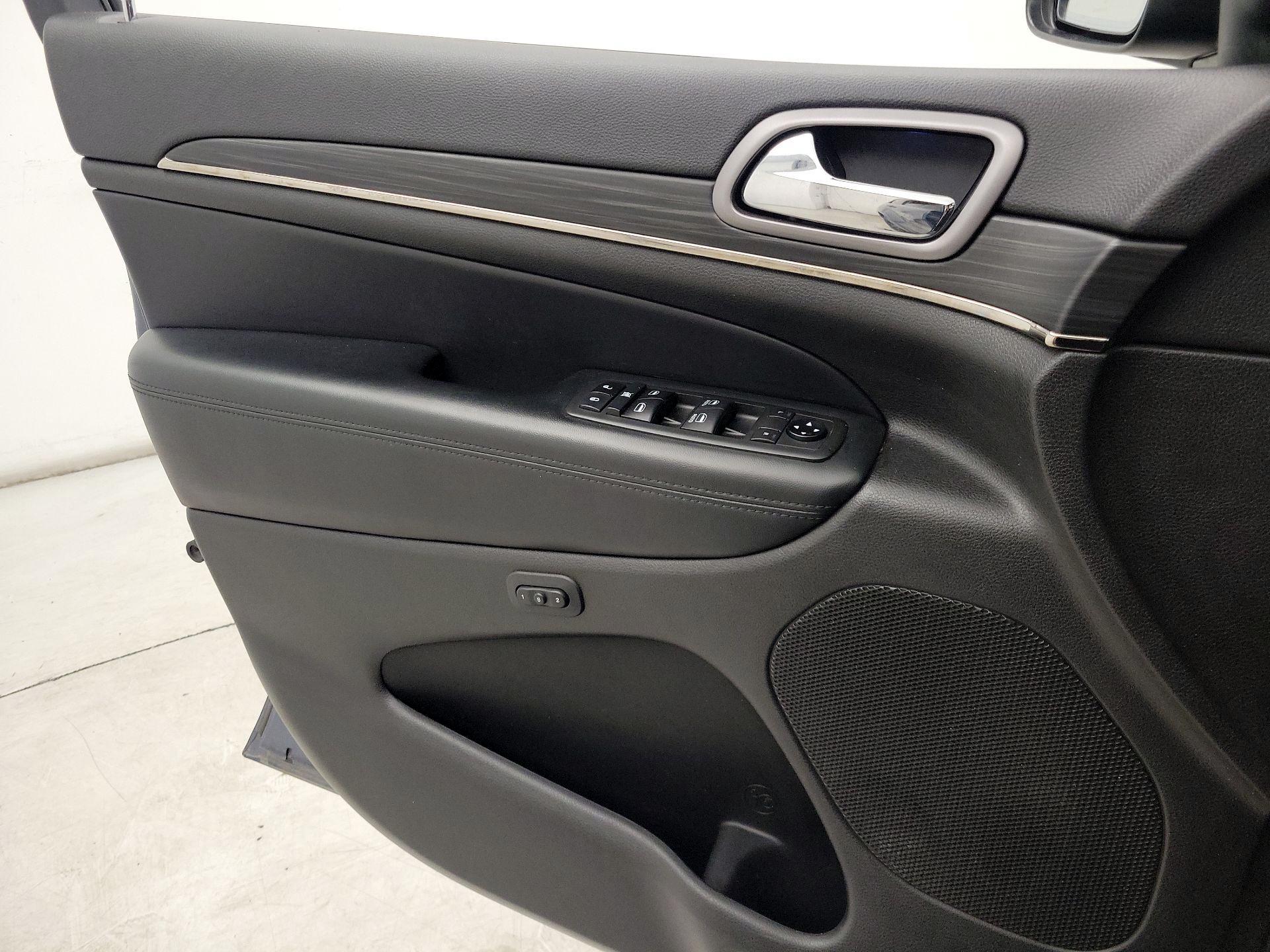 Thumbnail: 2021 Jeep Grand Cherokee - 12