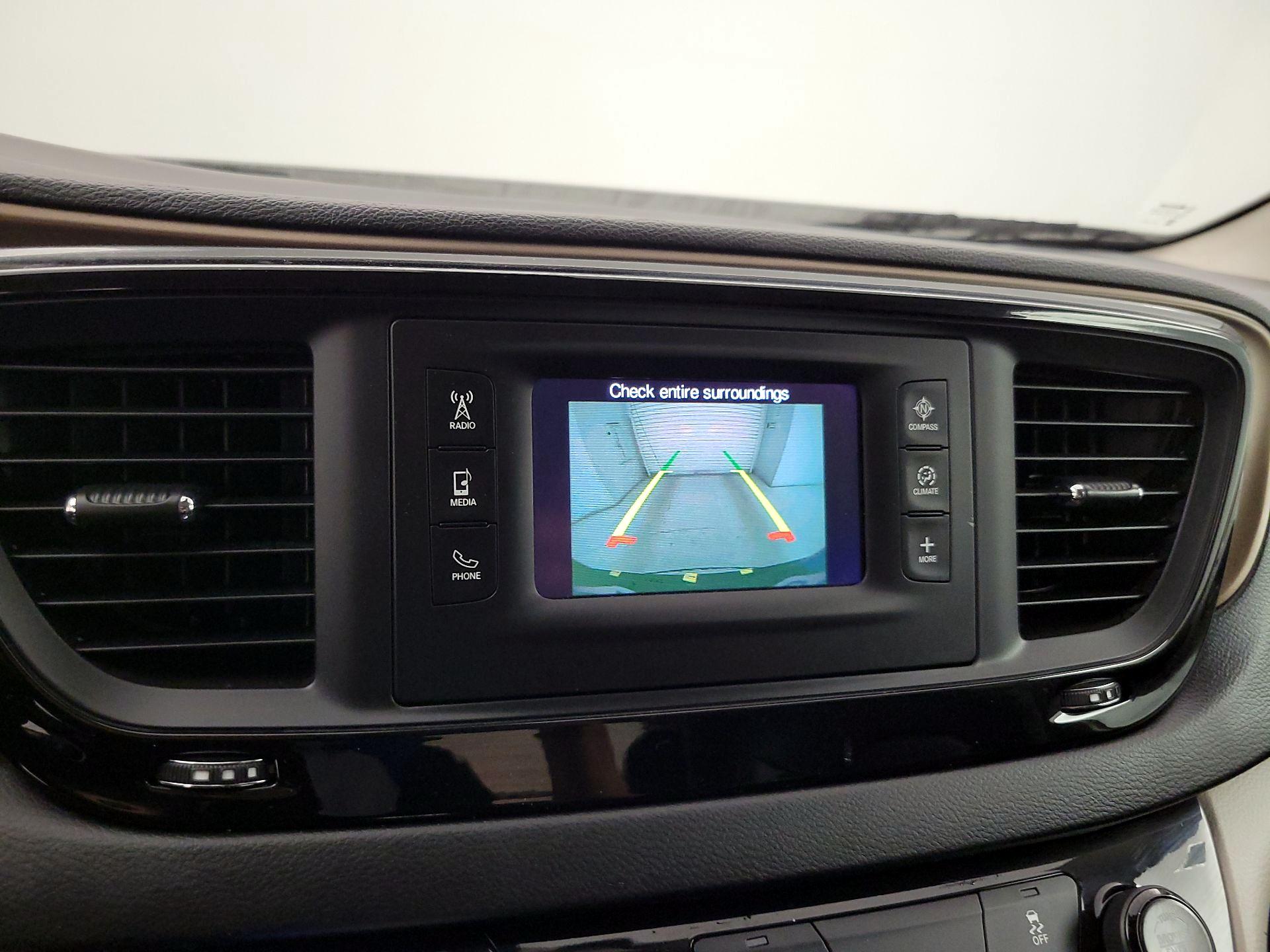 Thumbnail: 2017 Chrysler Pacifica - 15