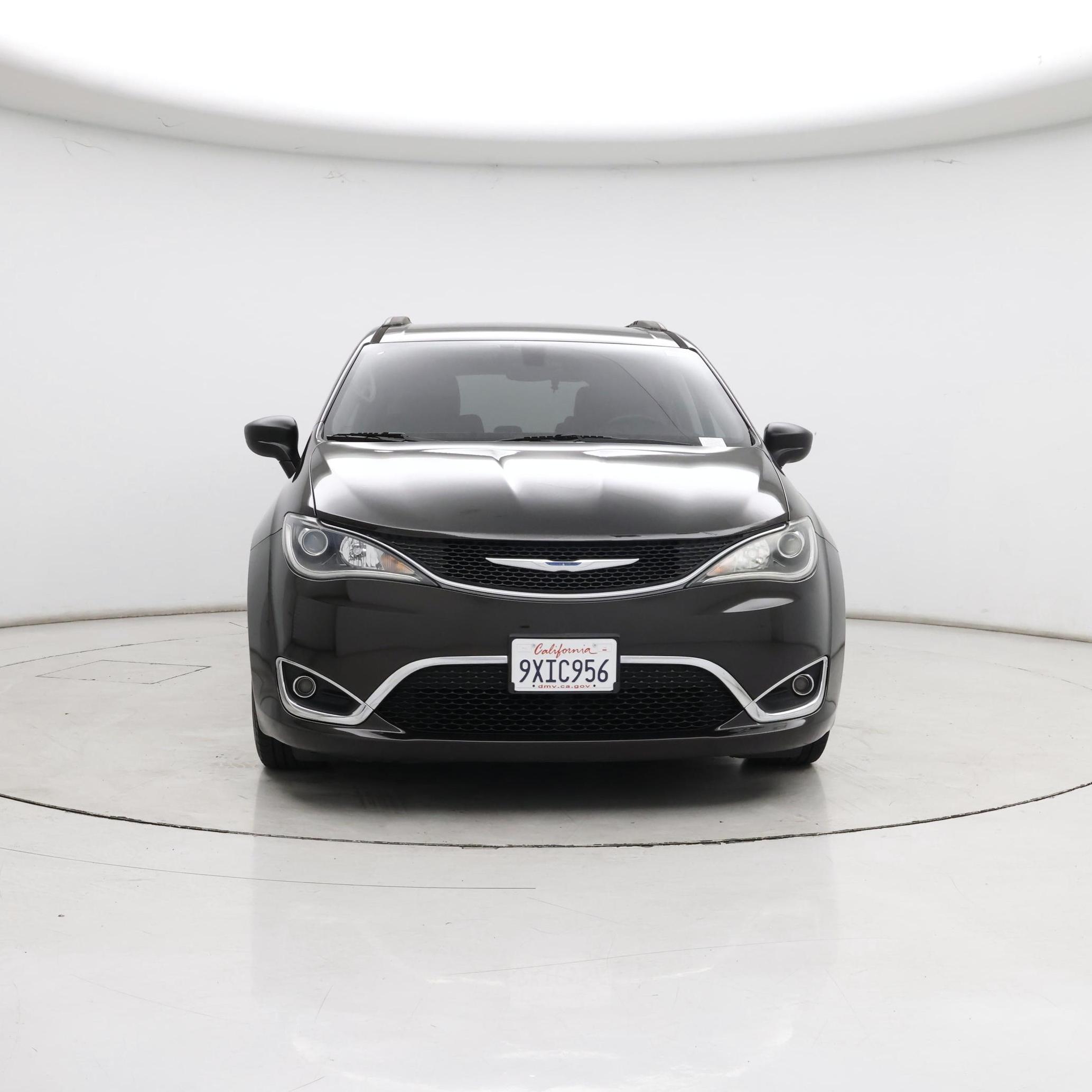 Thumbnail: 2017 Chrysler Pacifica - 5