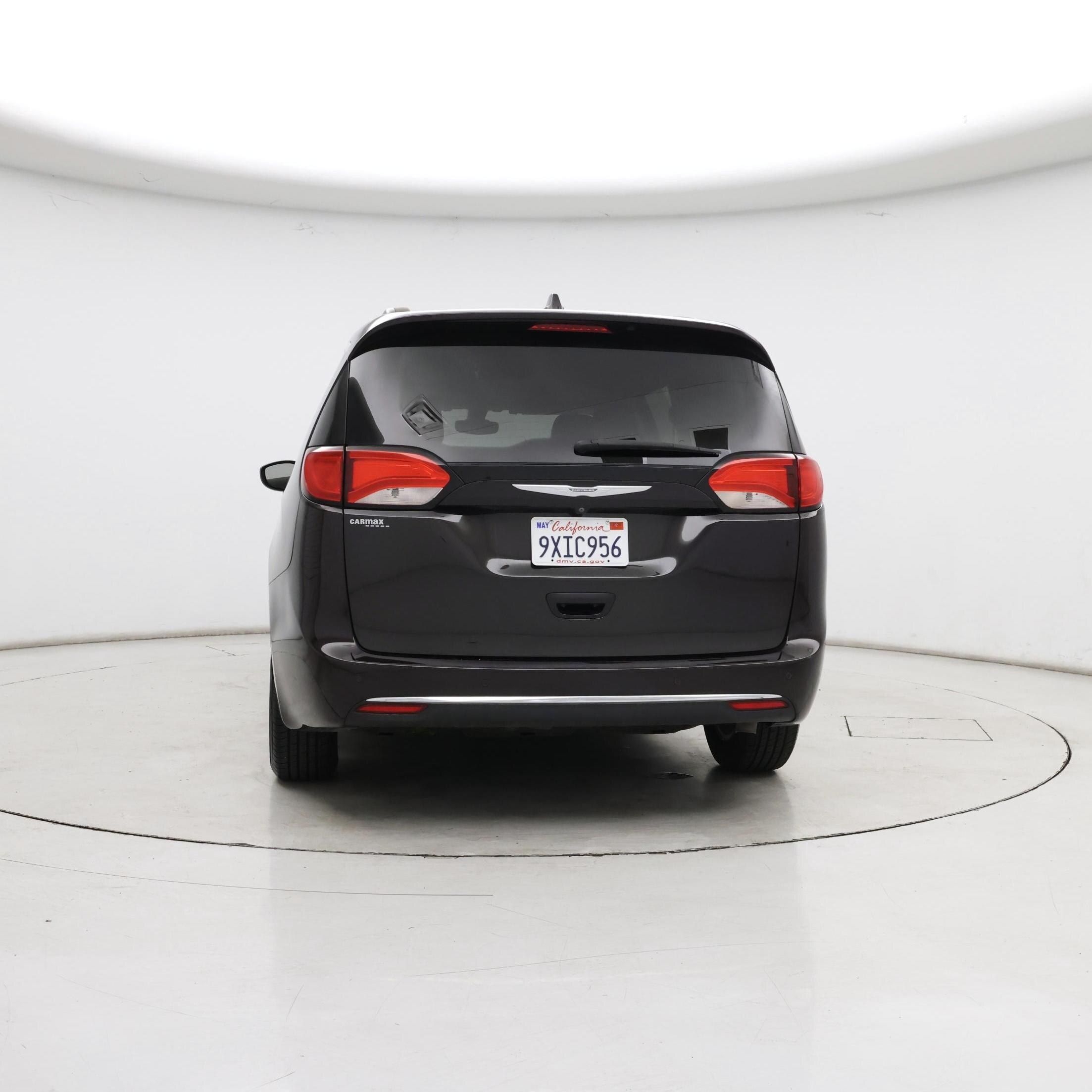 Thumbnail: 2017 Chrysler Pacifica - 6