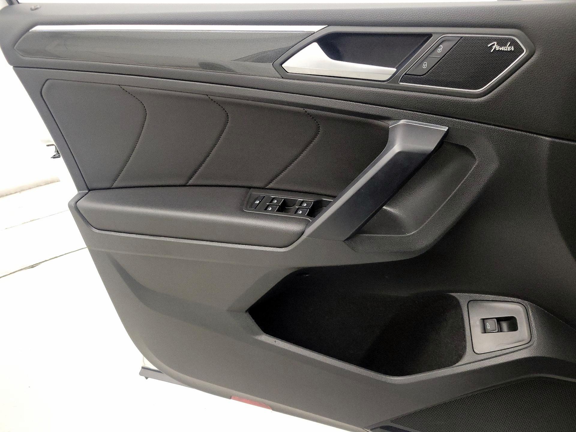 Thumbnail: 2021 Volkswagen Tiguan - 12