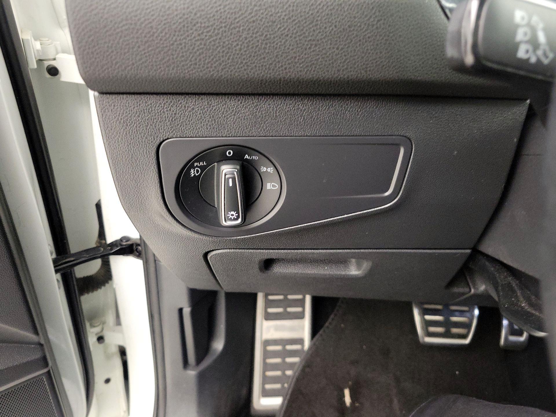 Thumbnail: 2021 Volkswagen Tiguan - 13