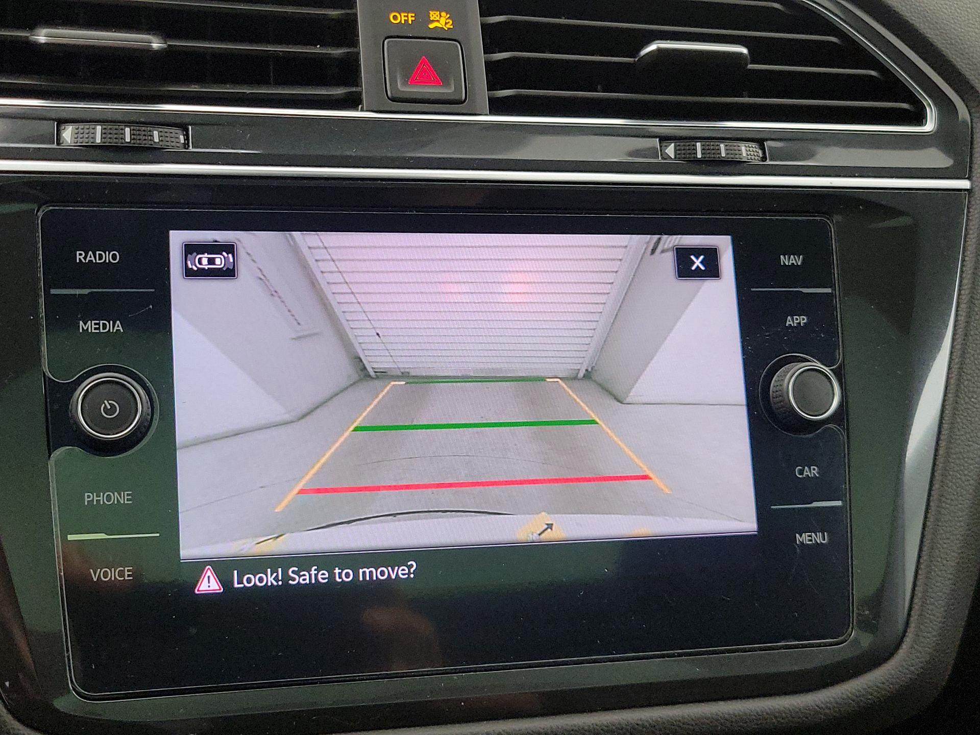 Thumbnail: 2021 Volkswagen Tiguan - 15