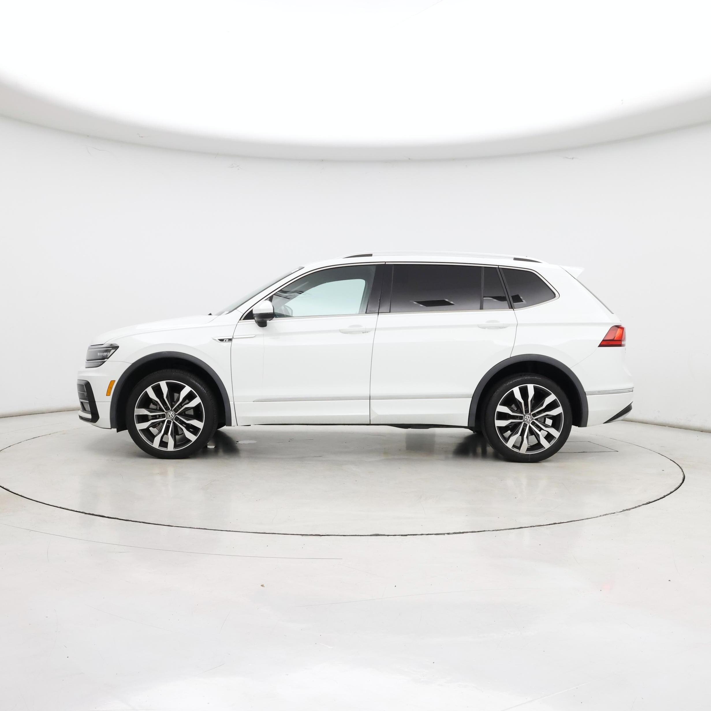 Thumbnail: 2021 Volkswagen Tiguan - 3