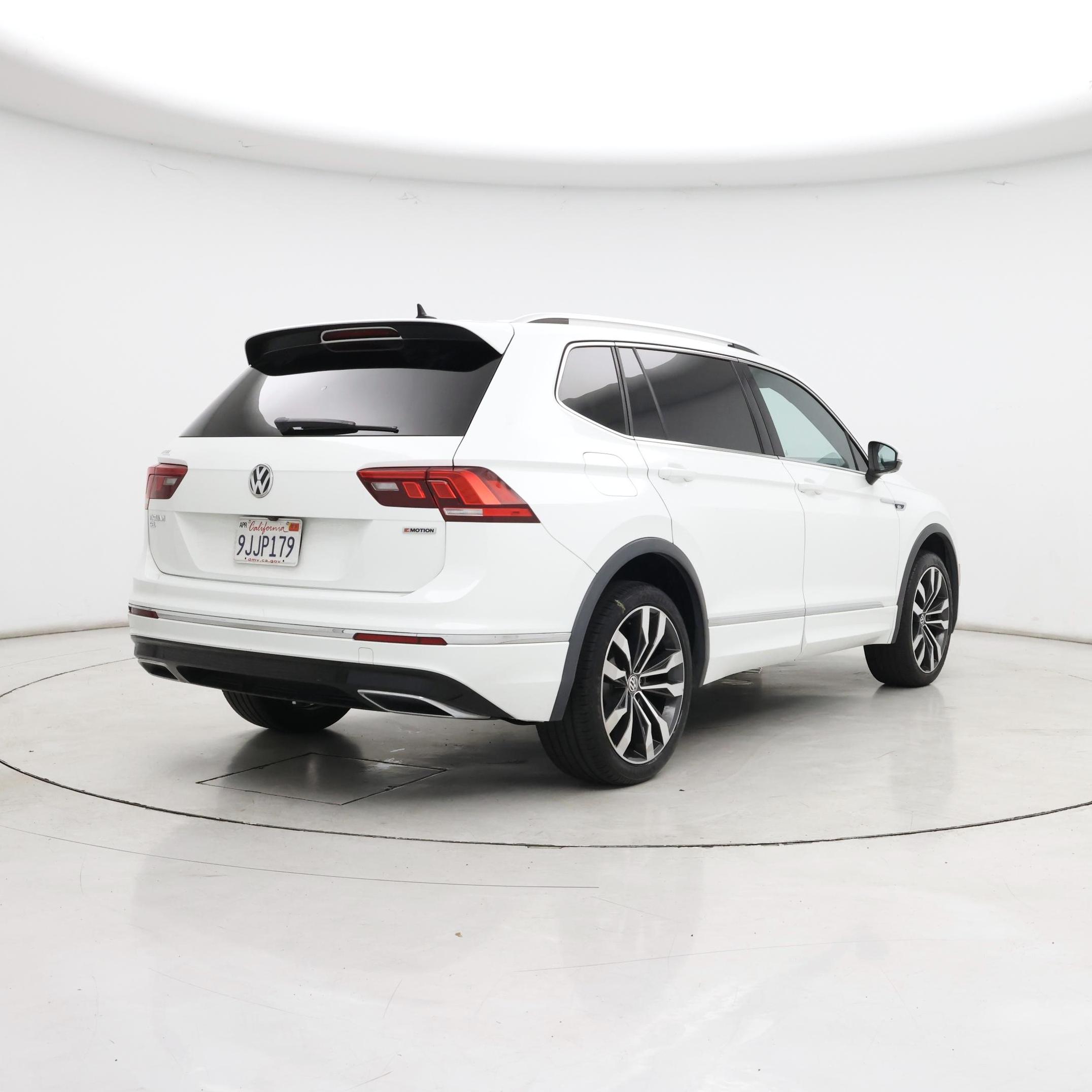 Thumbnail: 2021 Volkswagen Tiguan - 8