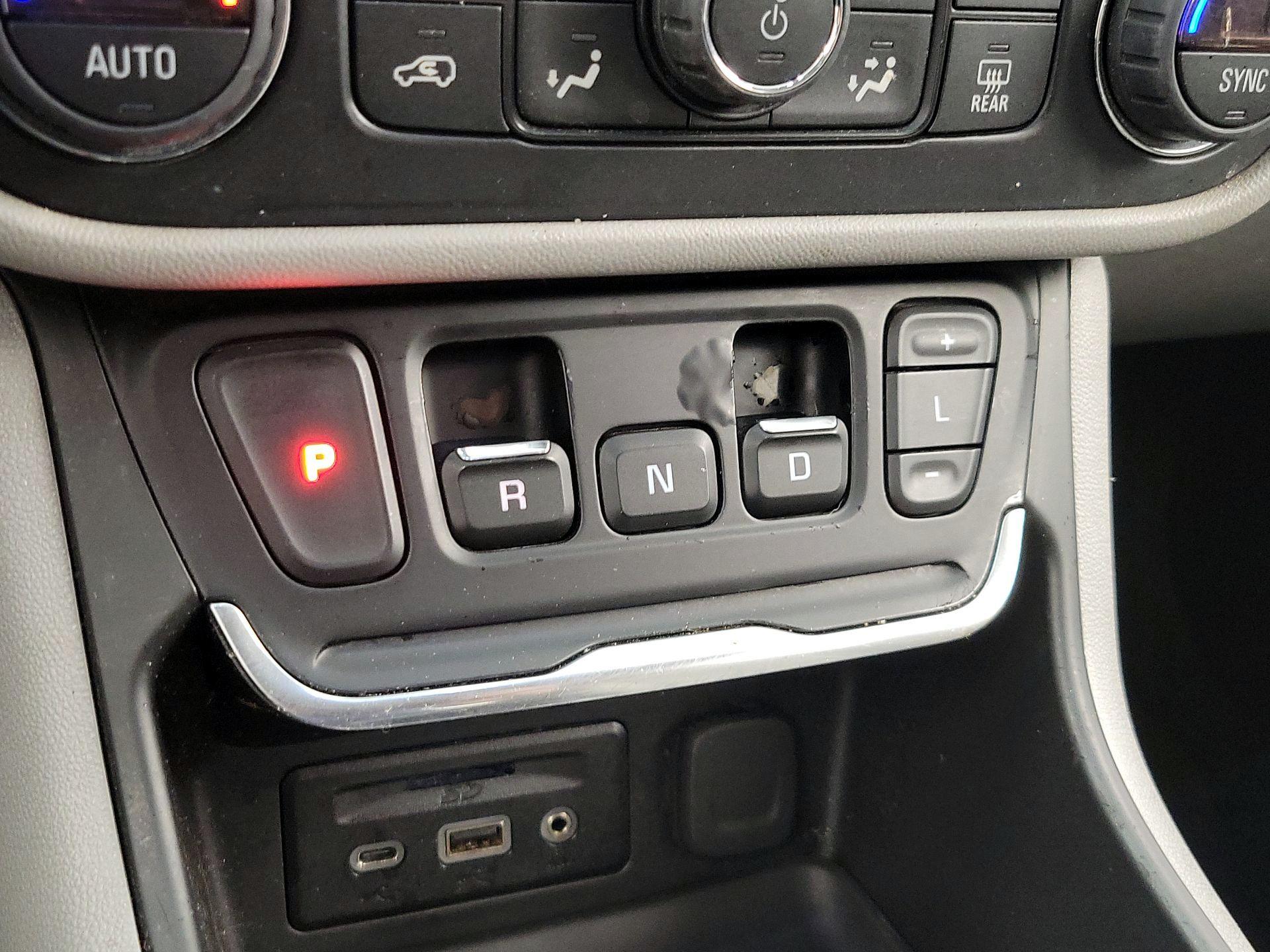 Thumbnail: 2020 GMC Terrain - 17