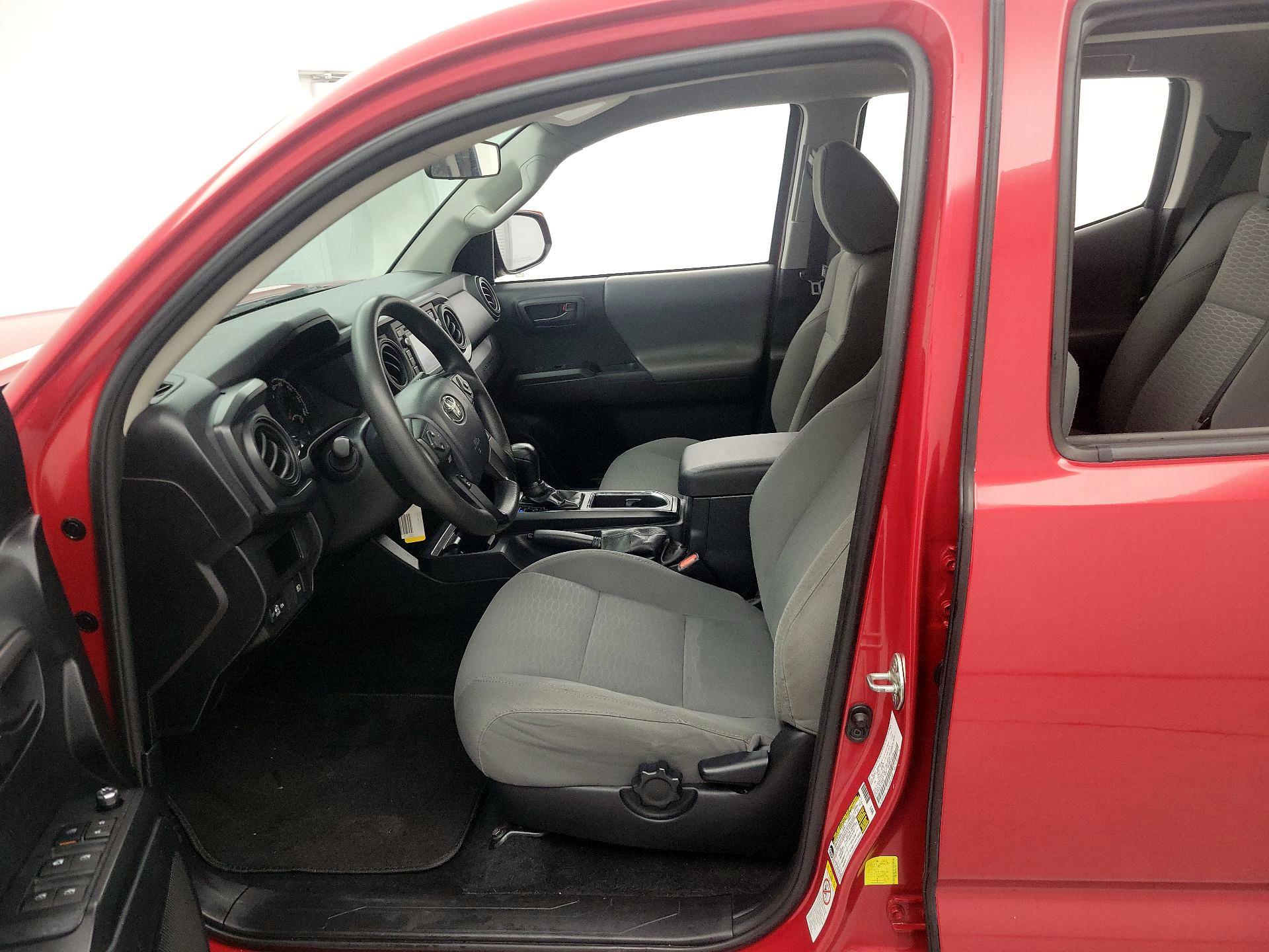 Thumbnail: 2018 Toyota Tacoma - 11