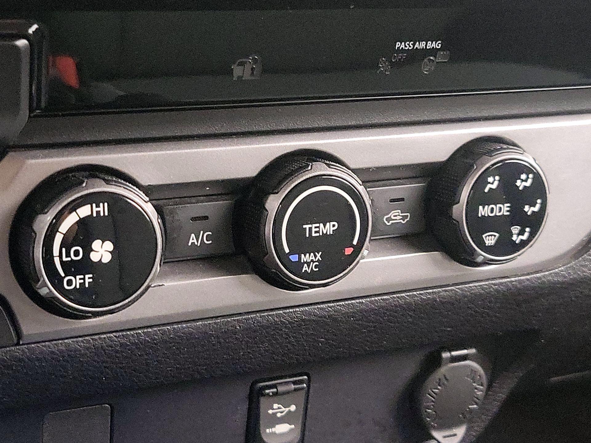 Thumbnail: 2018 Toyota Tacoma - 16