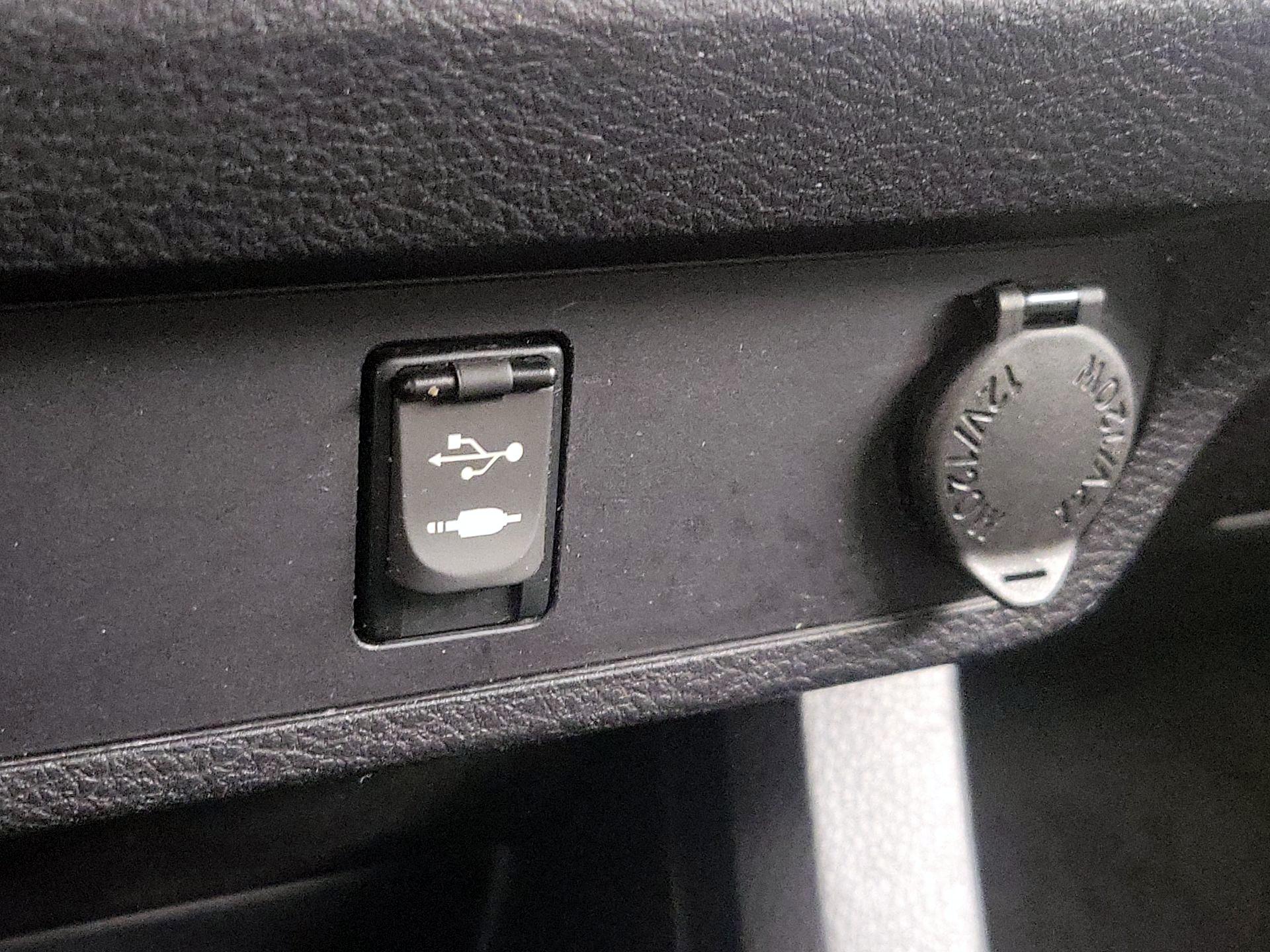 Thumbnail: 2018 Toyota Tacoma - 18