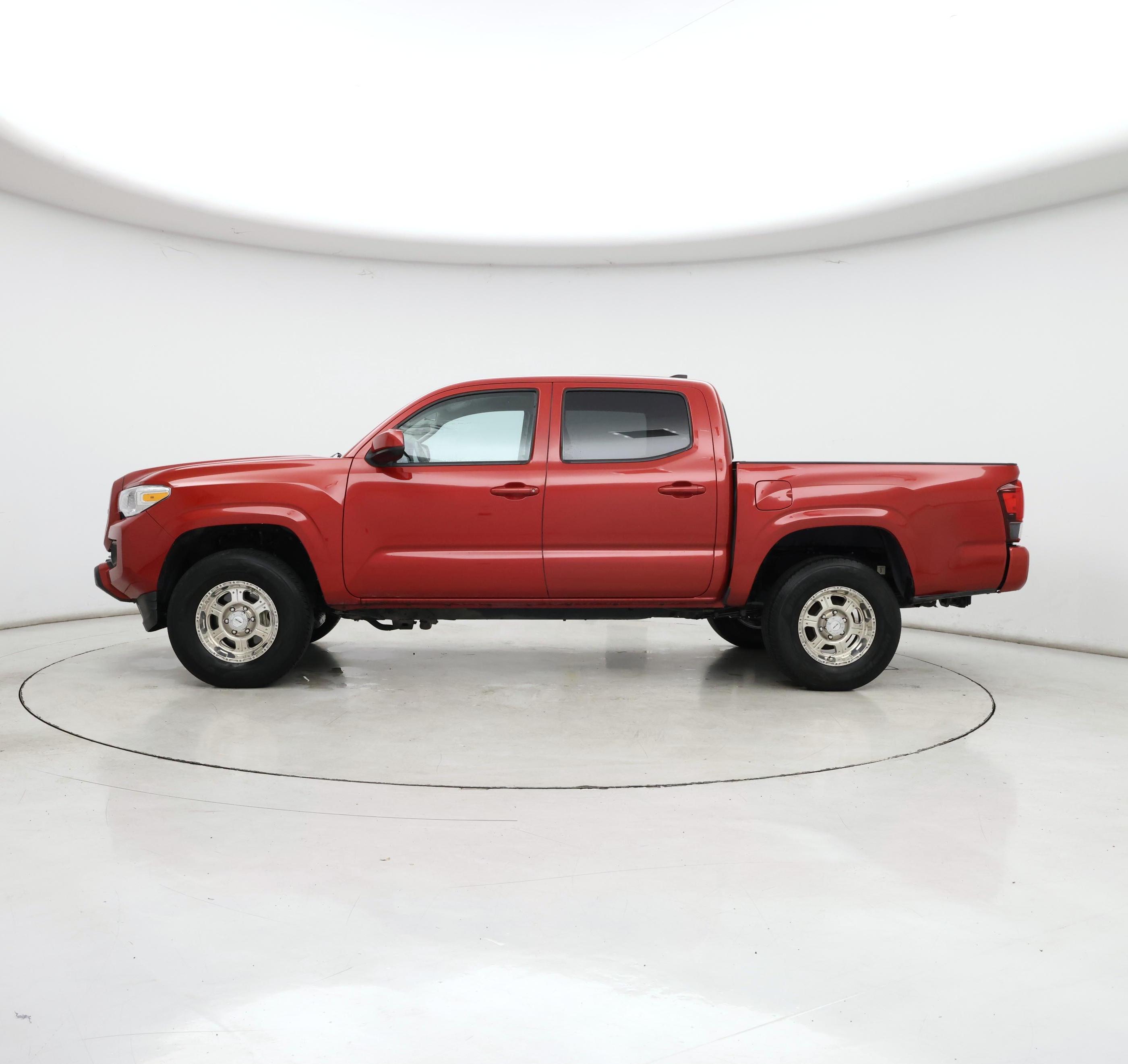 Thumbnail: 2018 Toyota Tacoma - 3