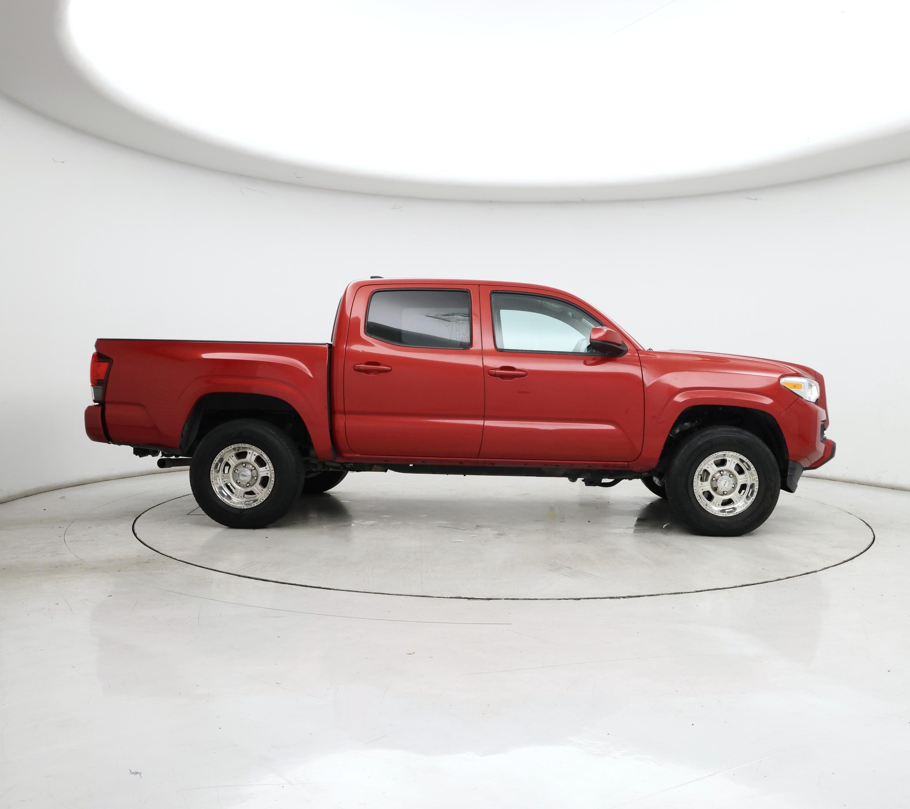 Thumbnail: 2018 Toyota Tacoma - 7