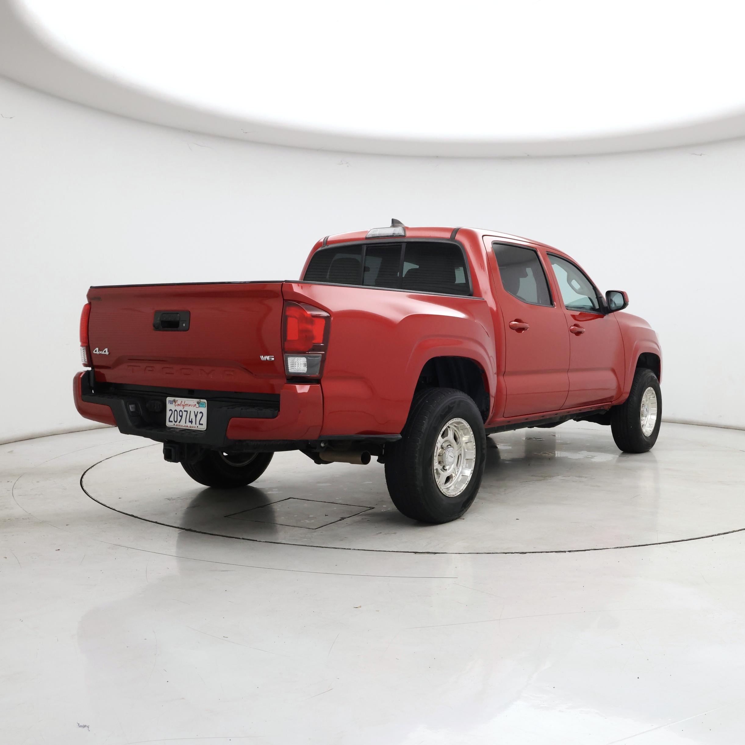 Thumbnail: 2018 Toyota Tacoma - 8