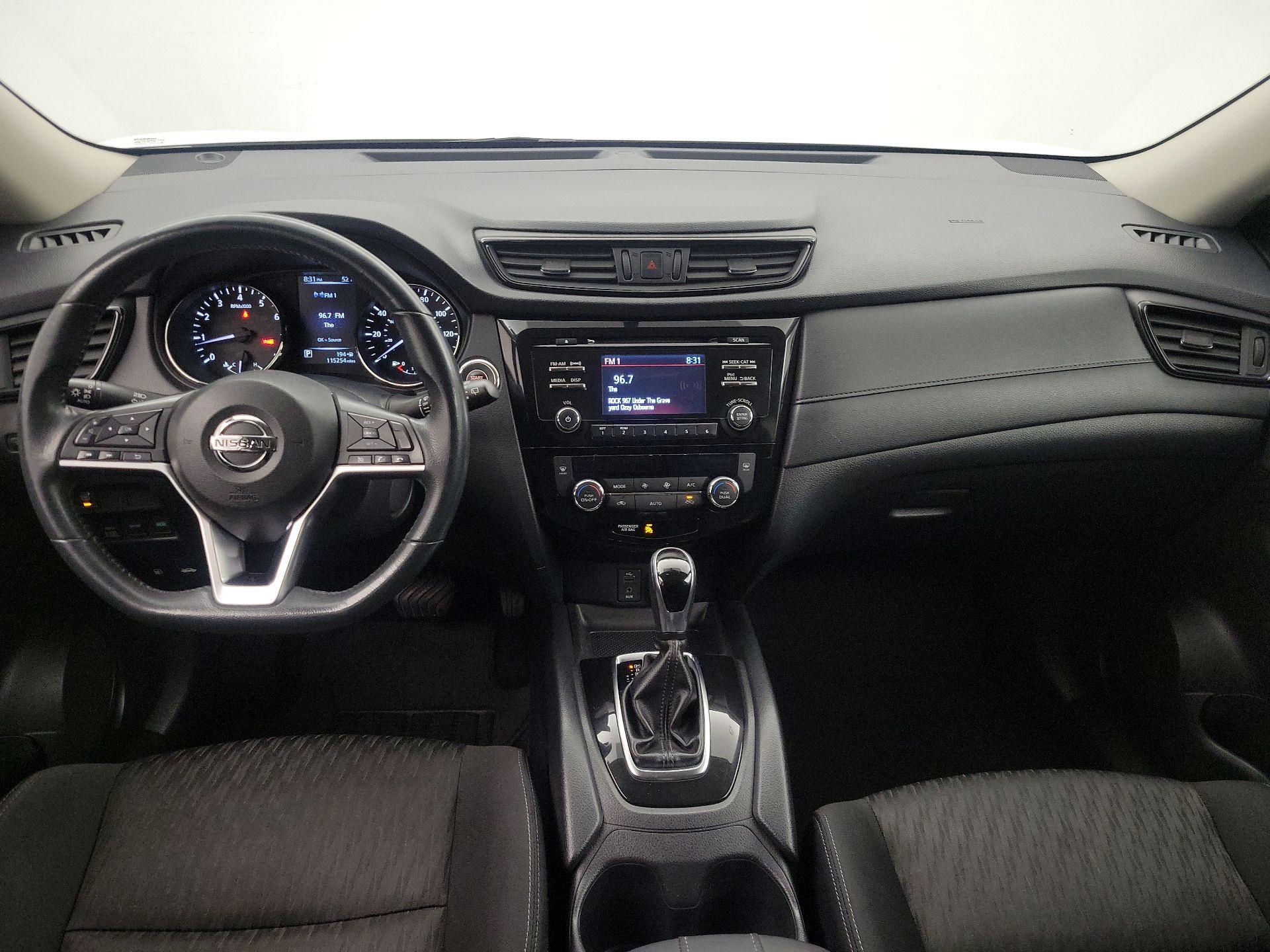 Thumbnail: 2017 Nissan Rogue - 9