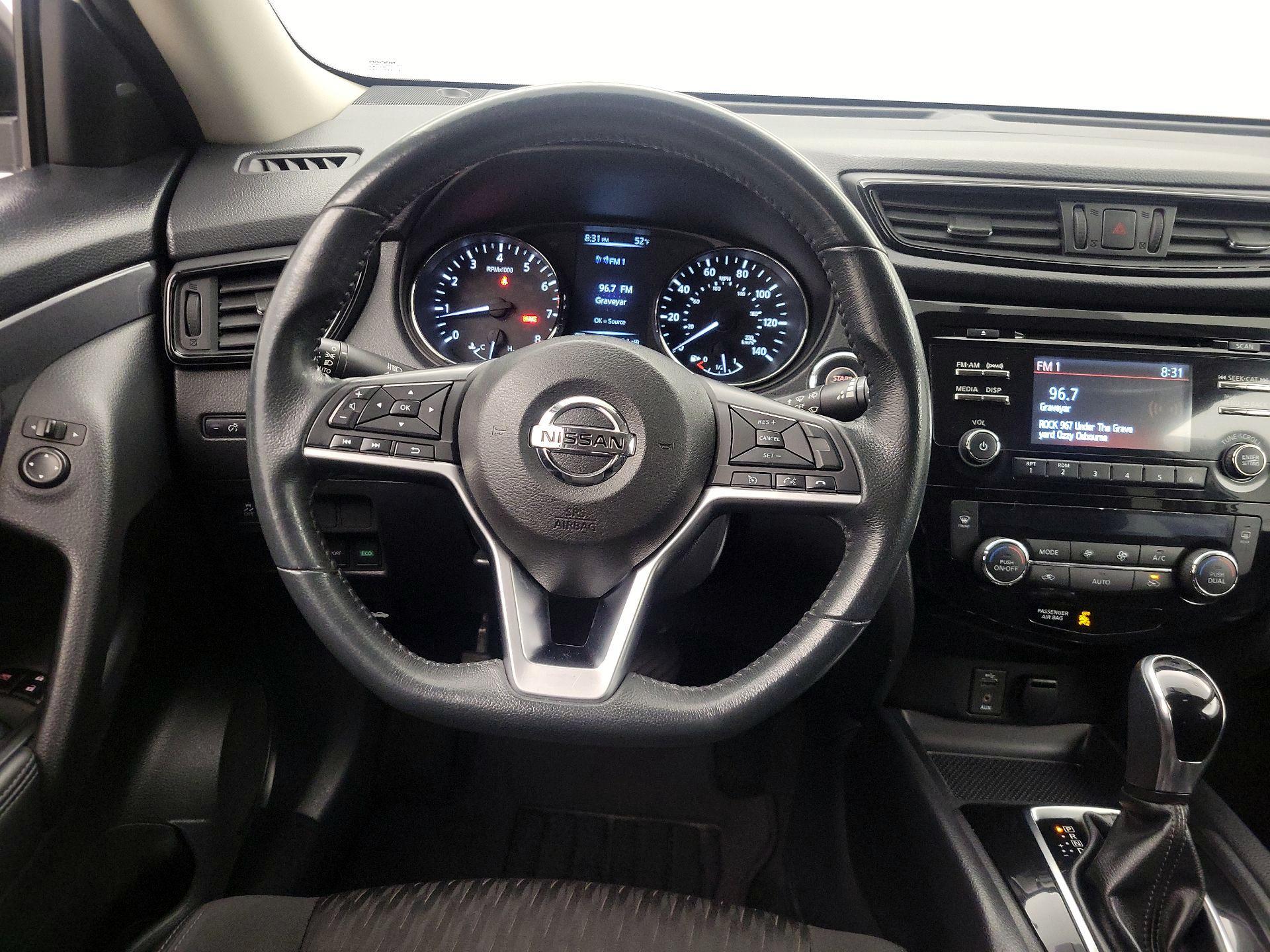 Thumbnail: 2017 Nissan Rogue - 10