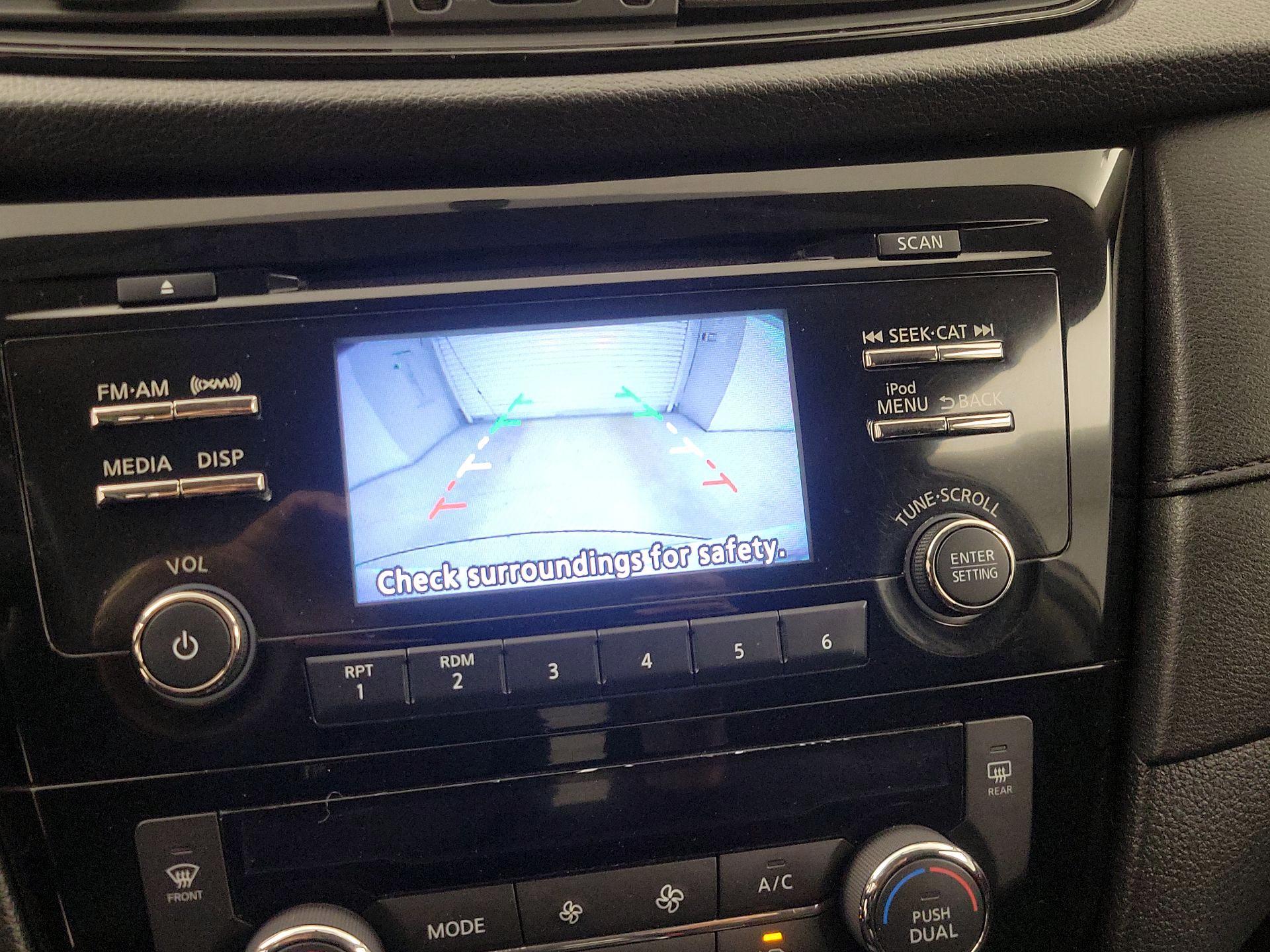 Thumbnail: 2017 Nissan Rogue - 14