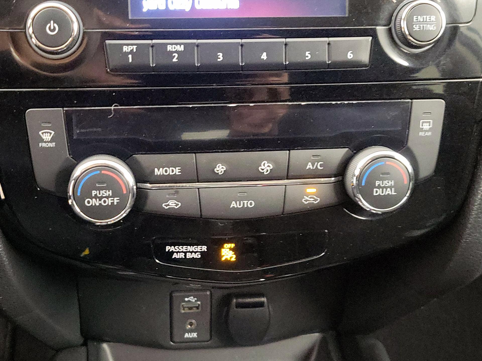 Thumbnail: 2017 Nissan Rogue - 16