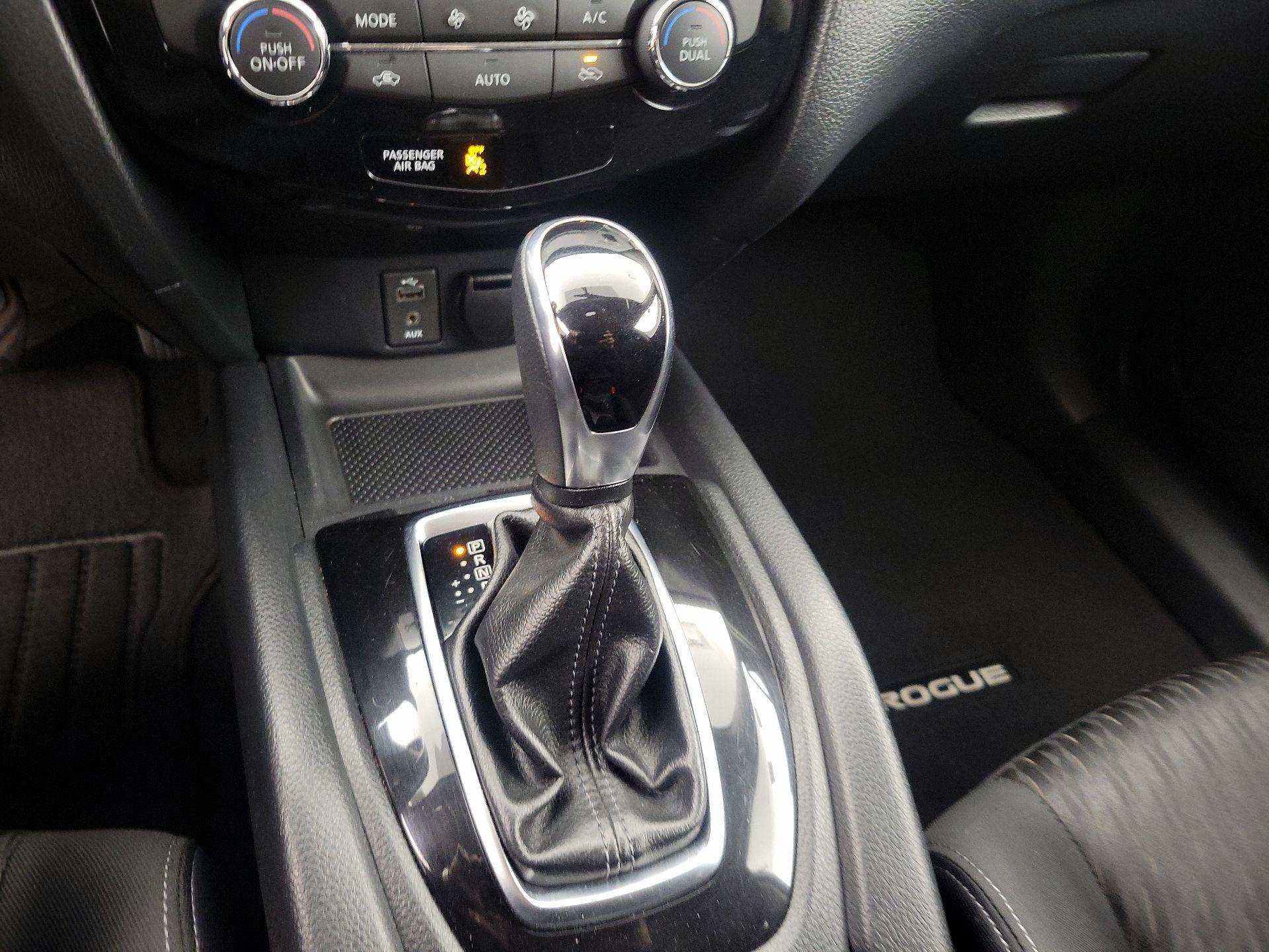 Thumbnail: 2017 Nissan Rogue - 17