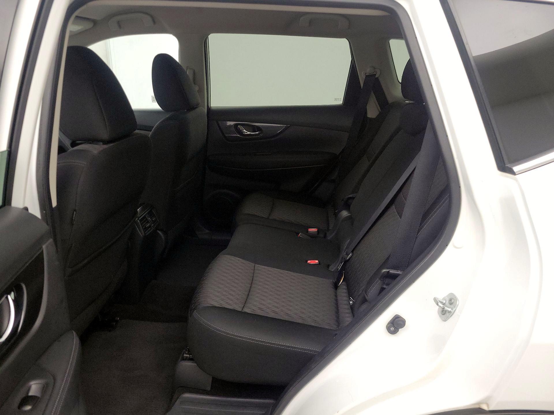 Thumbnail: 2017 Nissan Rogue - 19