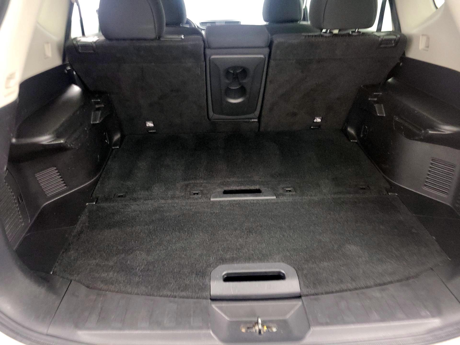 Thumbnail: 2017 Nissan Rogue - 20