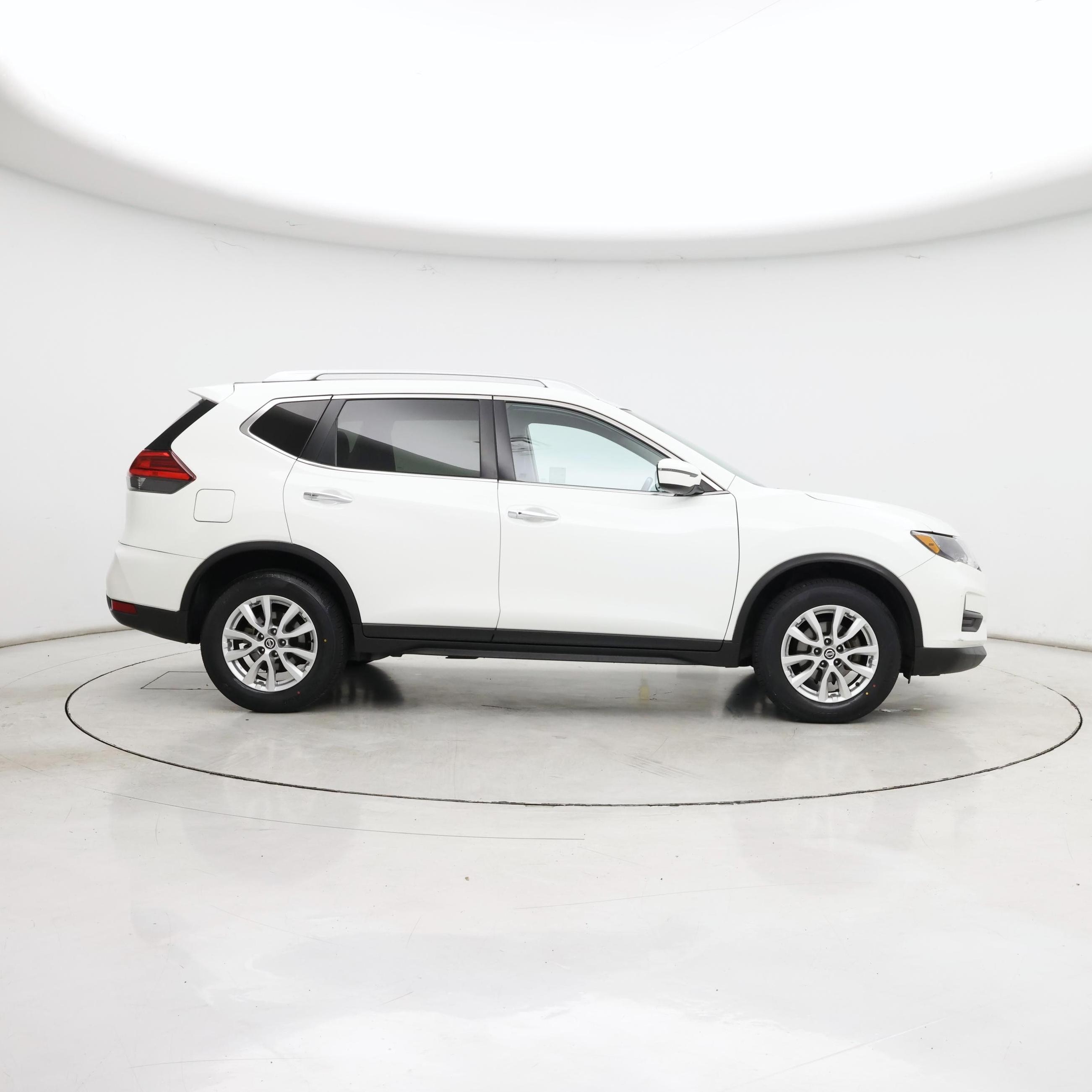 Thumbnail: 2017 Nissan Rogue - 7