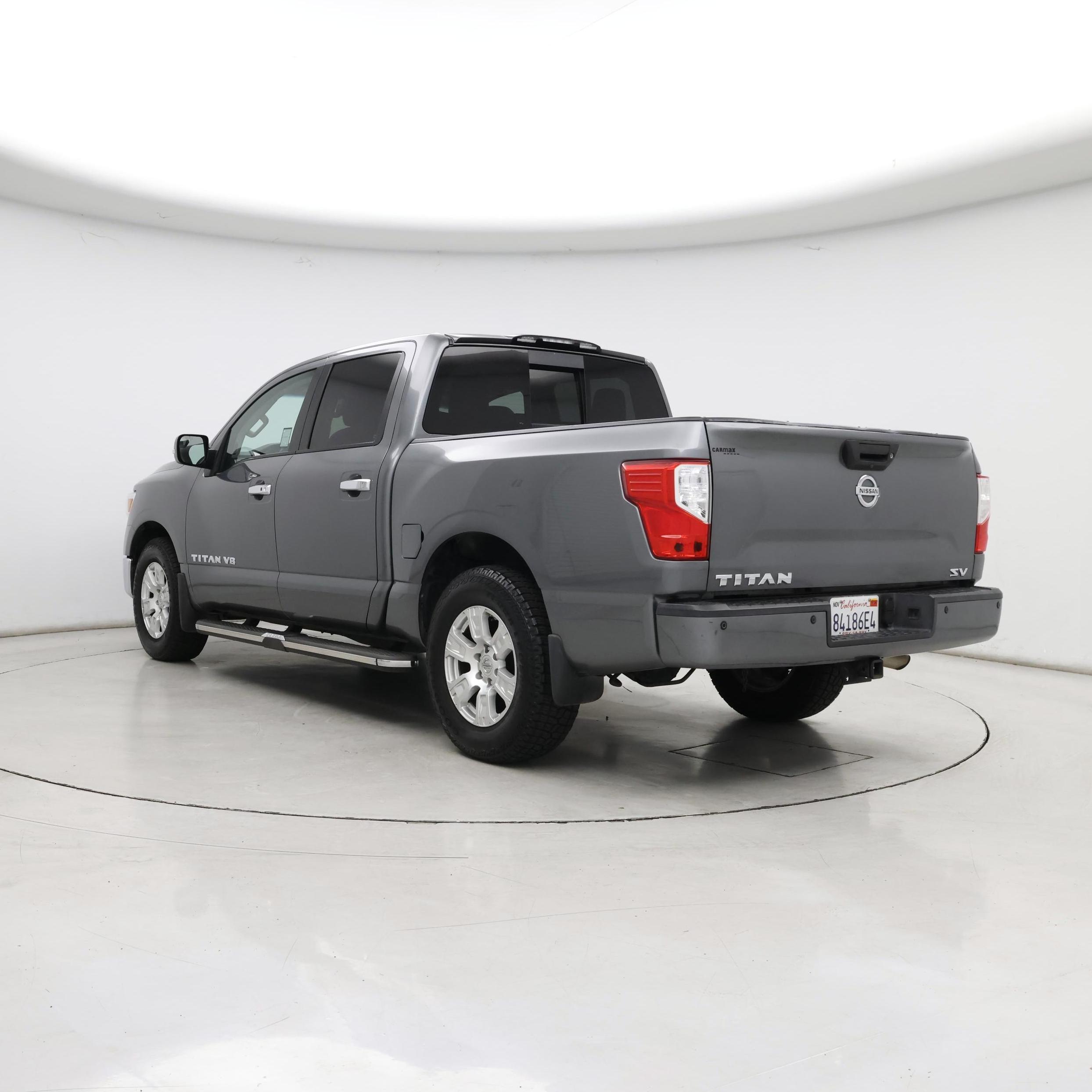 Thumbnail: 2018 Nissan Titan - 2