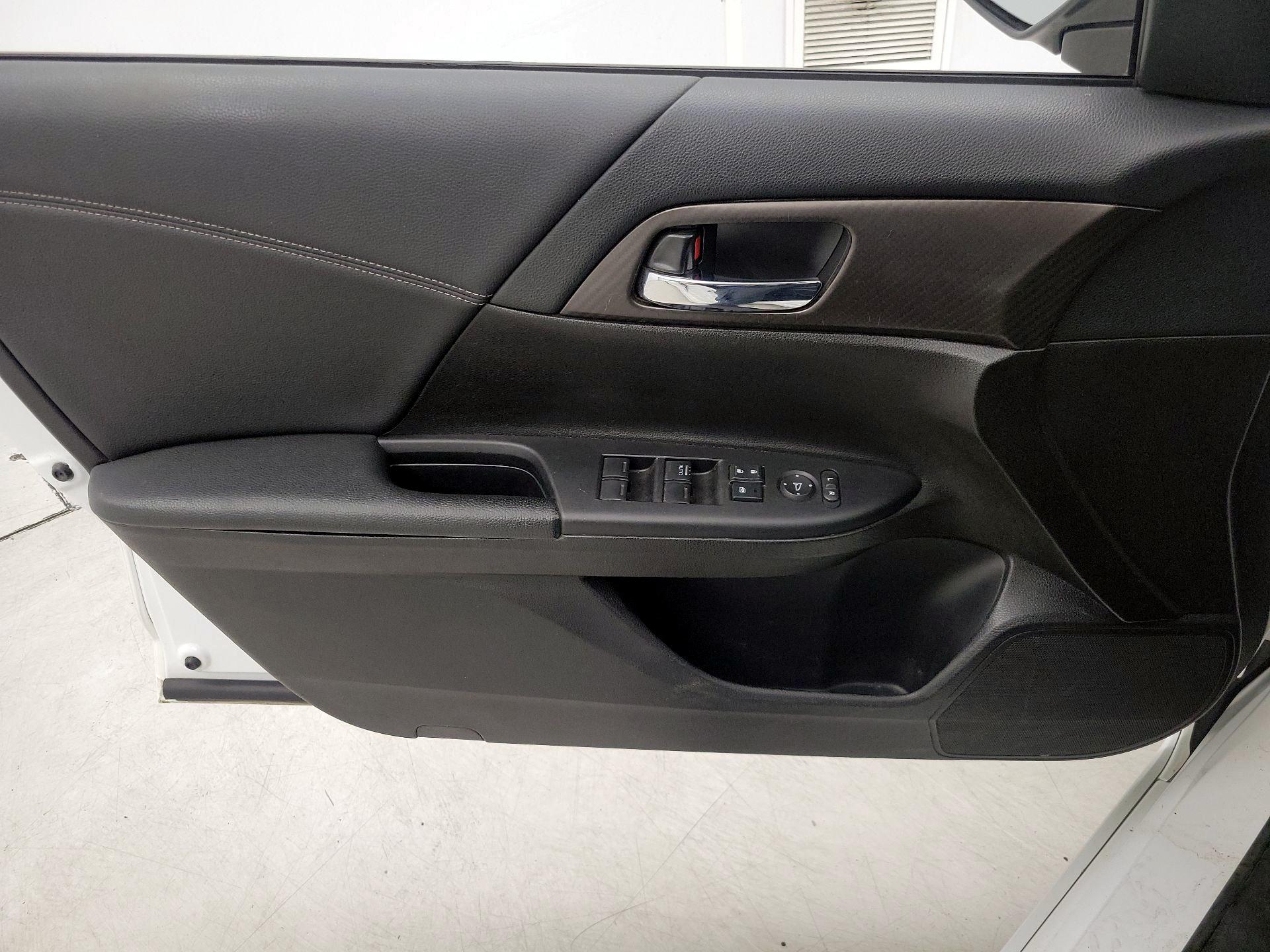 Thumbnail: 2017 Honda Accord - 12