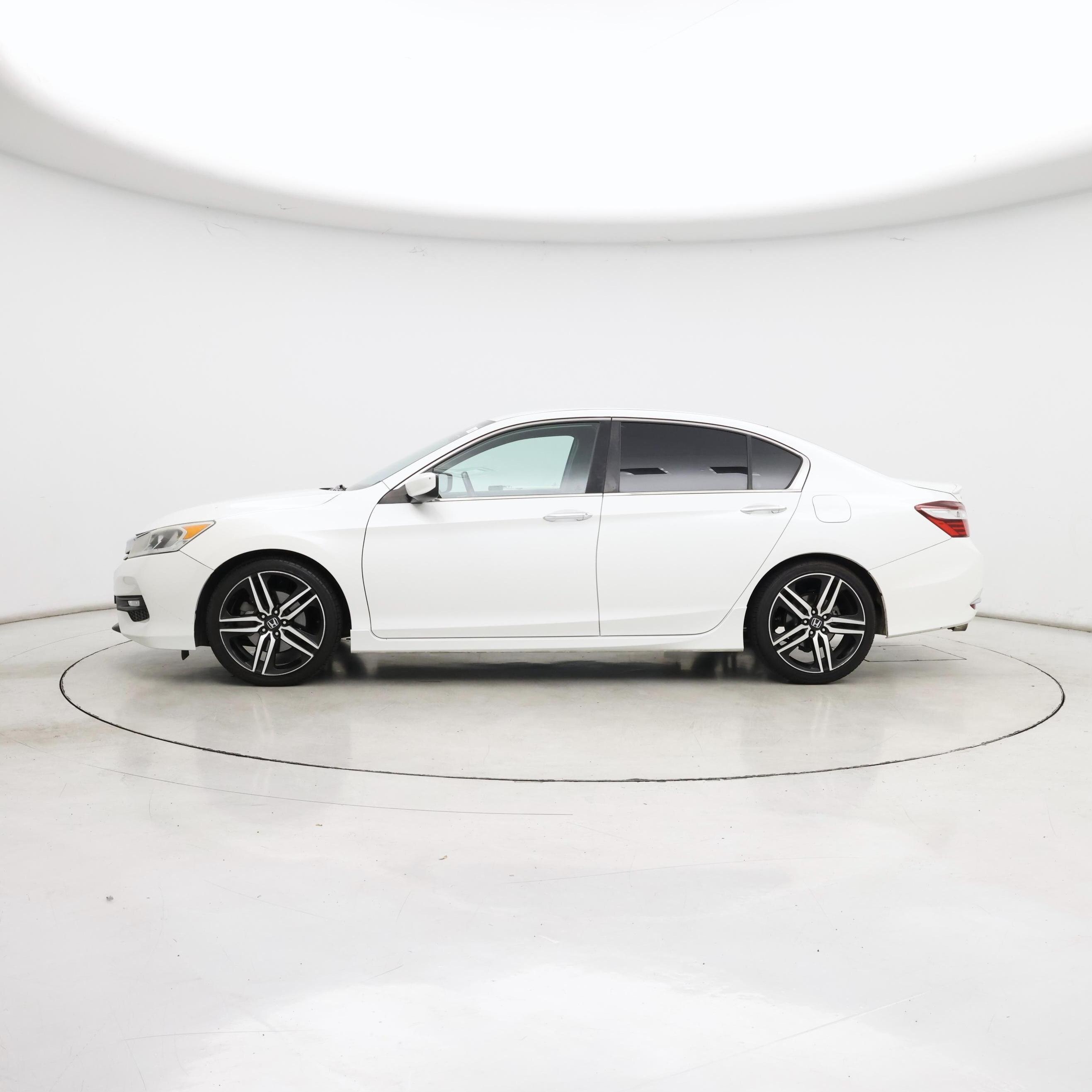 Thumbnail: 2017 Honda Accord - 3