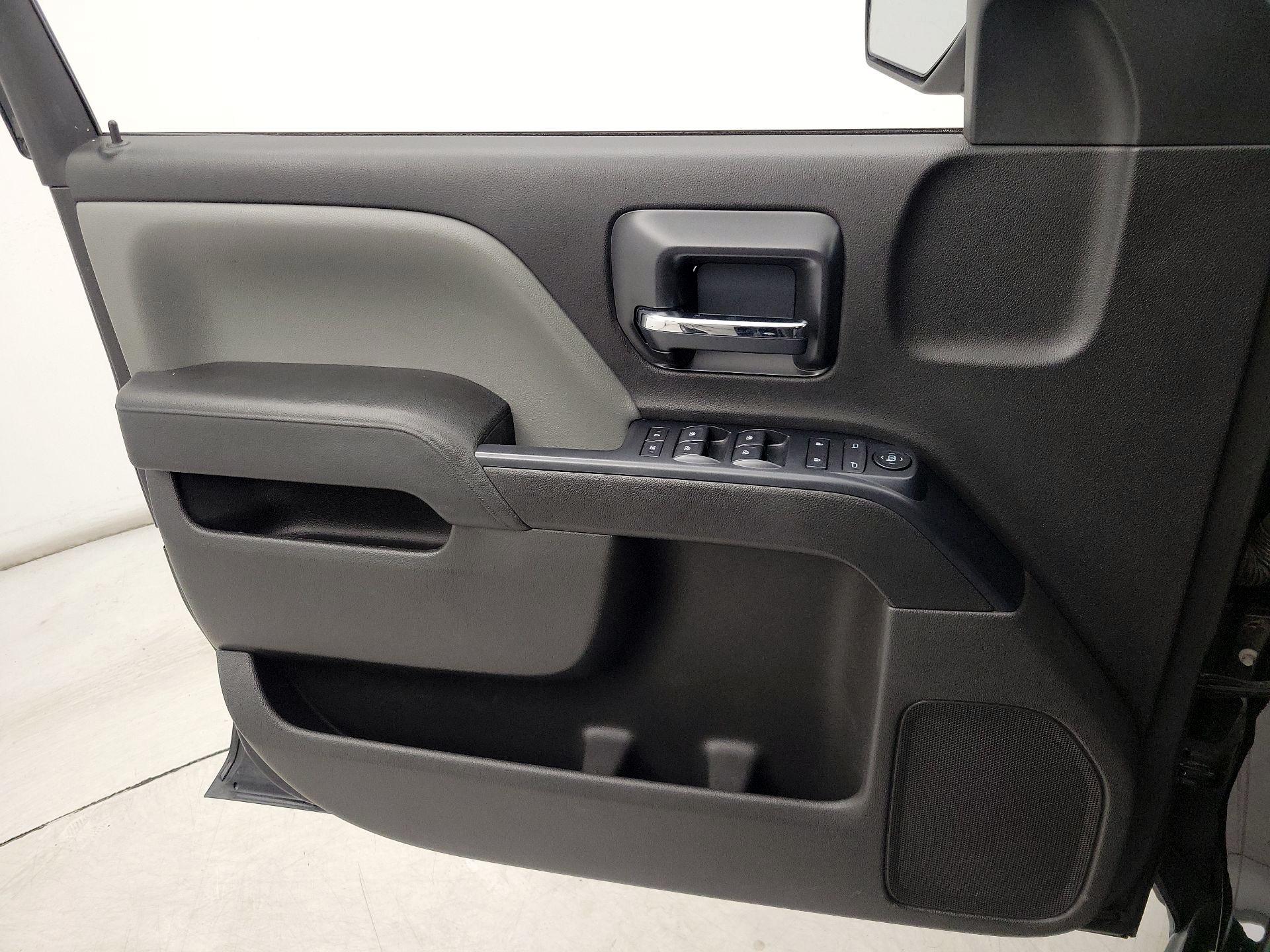 Thumbnail: 2018 Chevrolet Silverado 1500 - 12