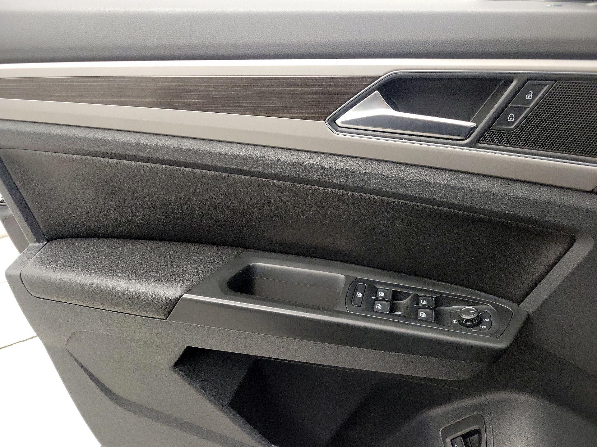 Thumbnail: 2018 Volkswagen Atlas - 12