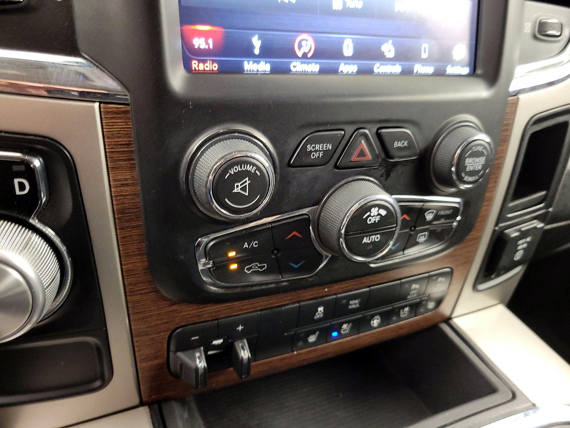 Thumbnail: 2019 RAM 1500 Classic - 16