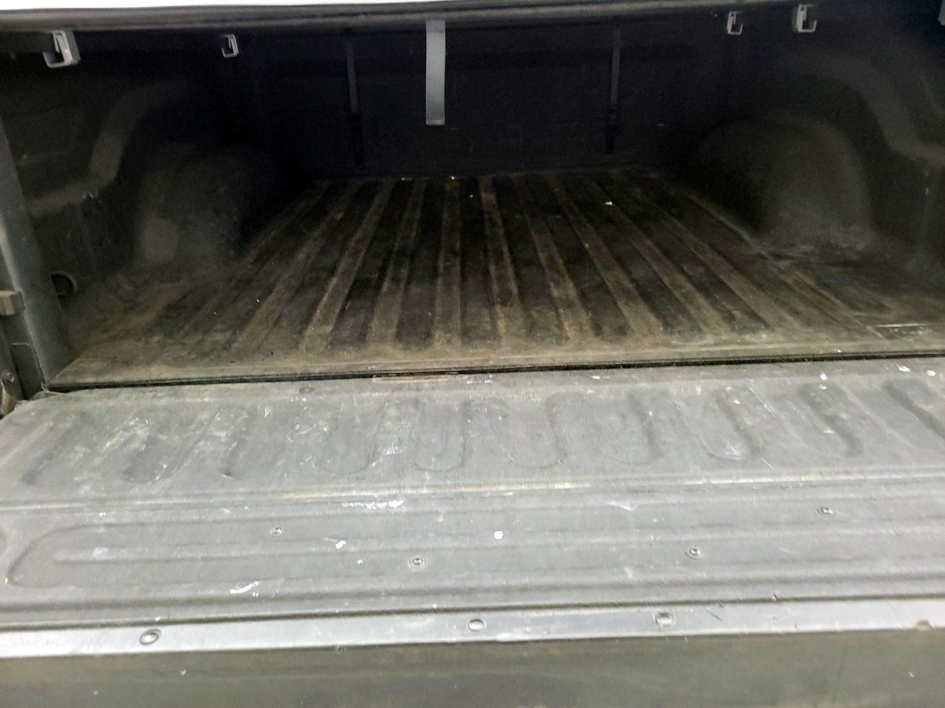 Thumbnail: 2019 RAM 1500 Classic - 19