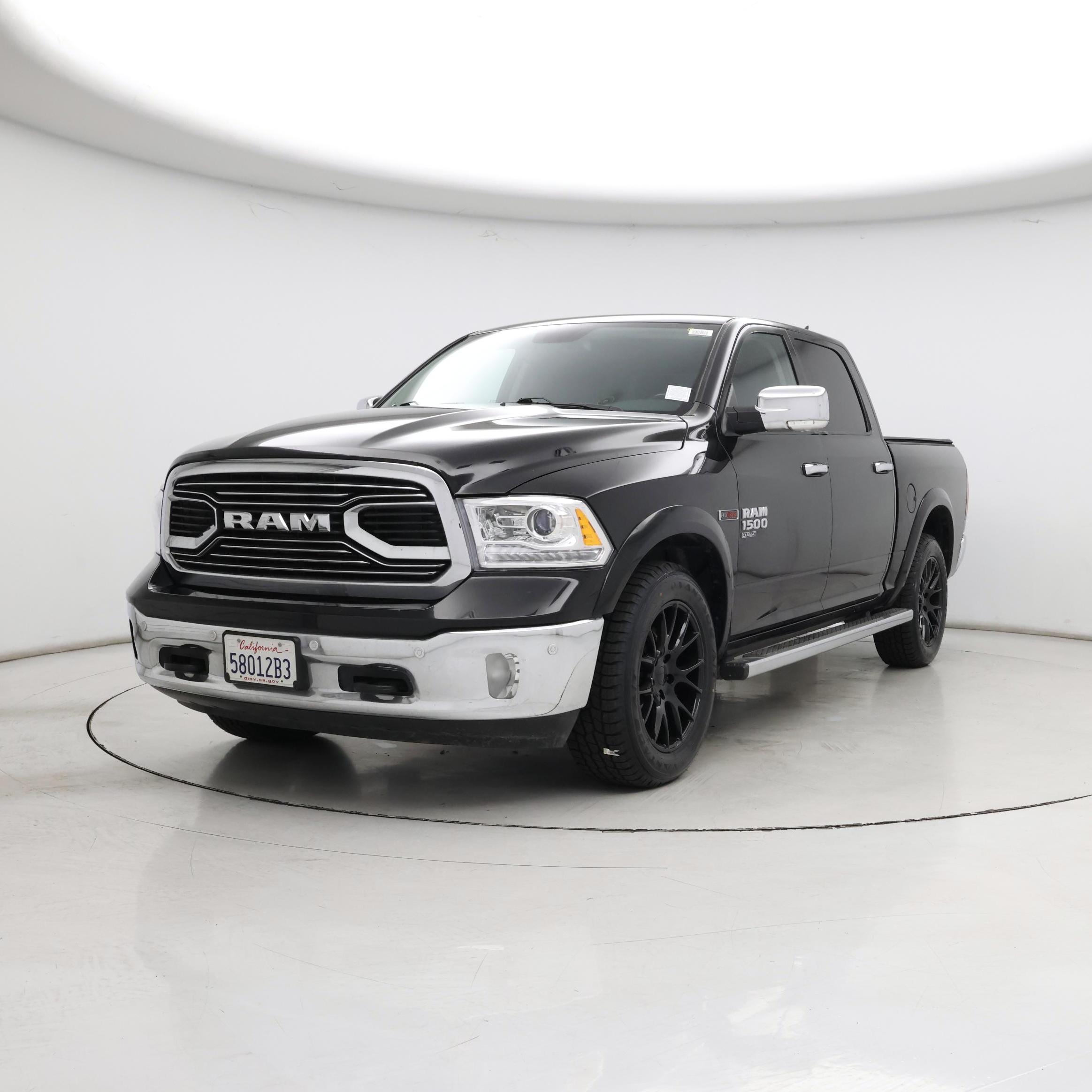 Thumbnail: 2019 RAM 1500 Classic - 4