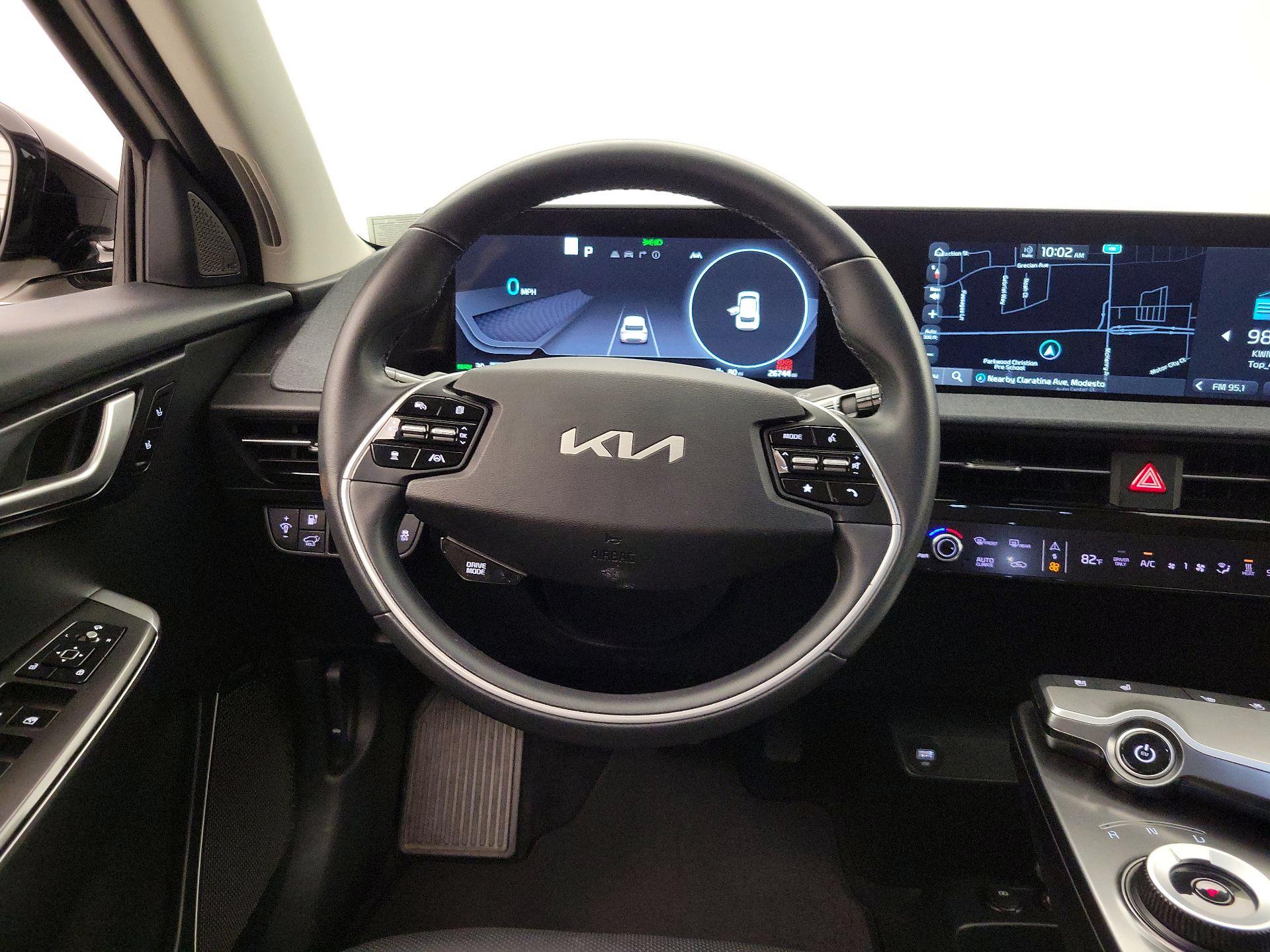Thumbnail: 2022 Kia EV6 - 10