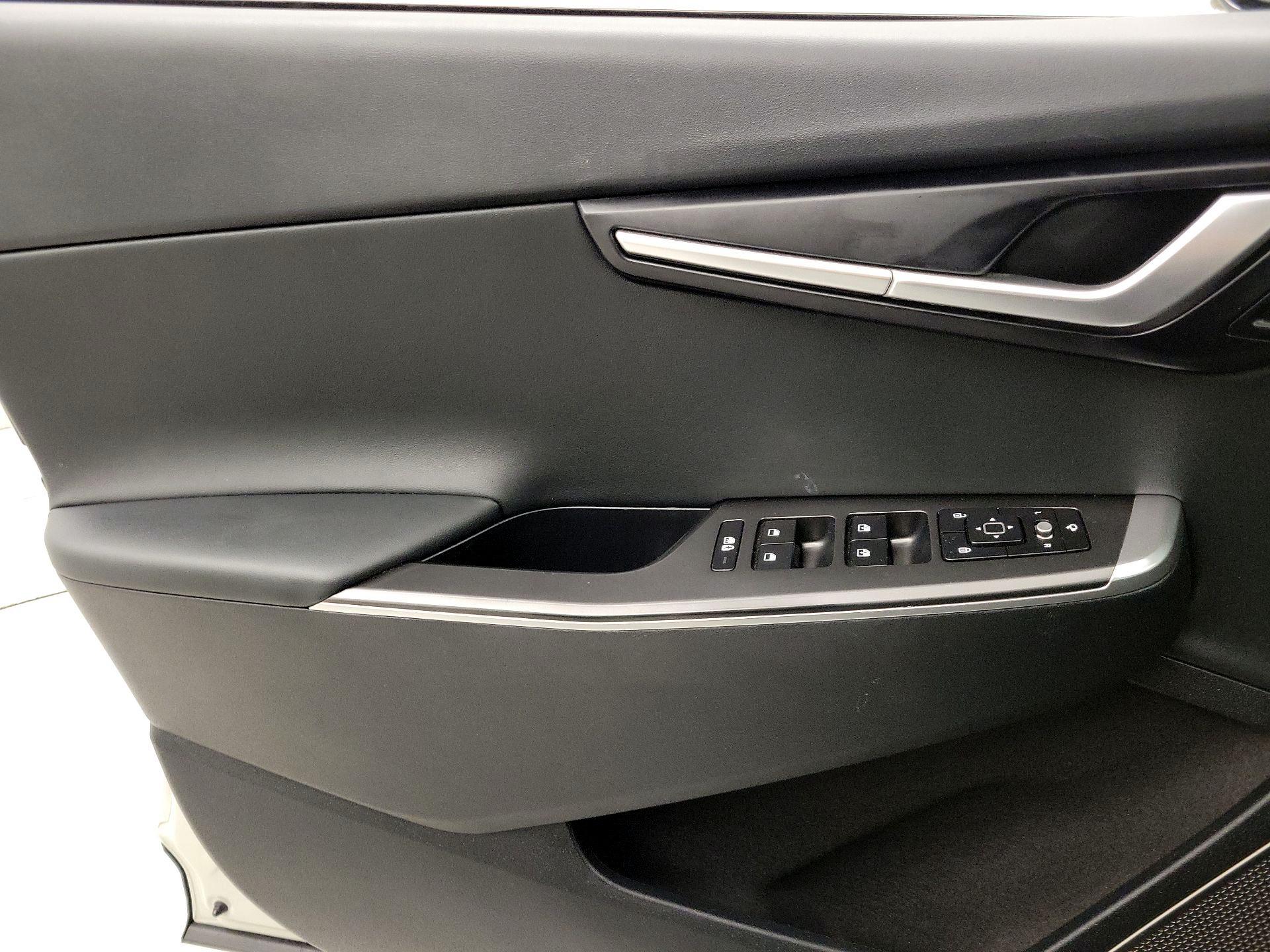 Thumbnail: 2022 Kia EV6 - 12