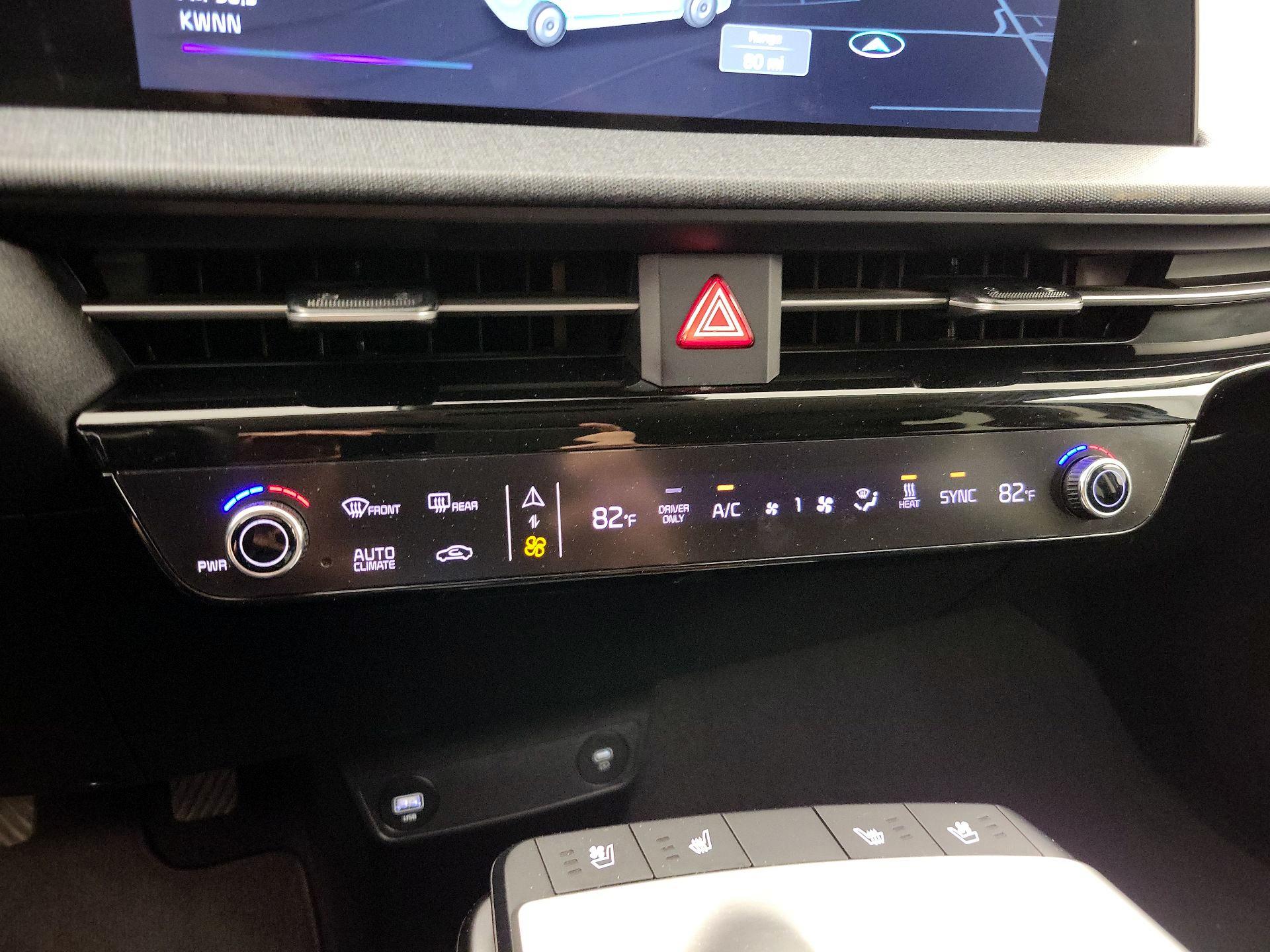 Thumbnail: 2022 Kia EV6 - 17