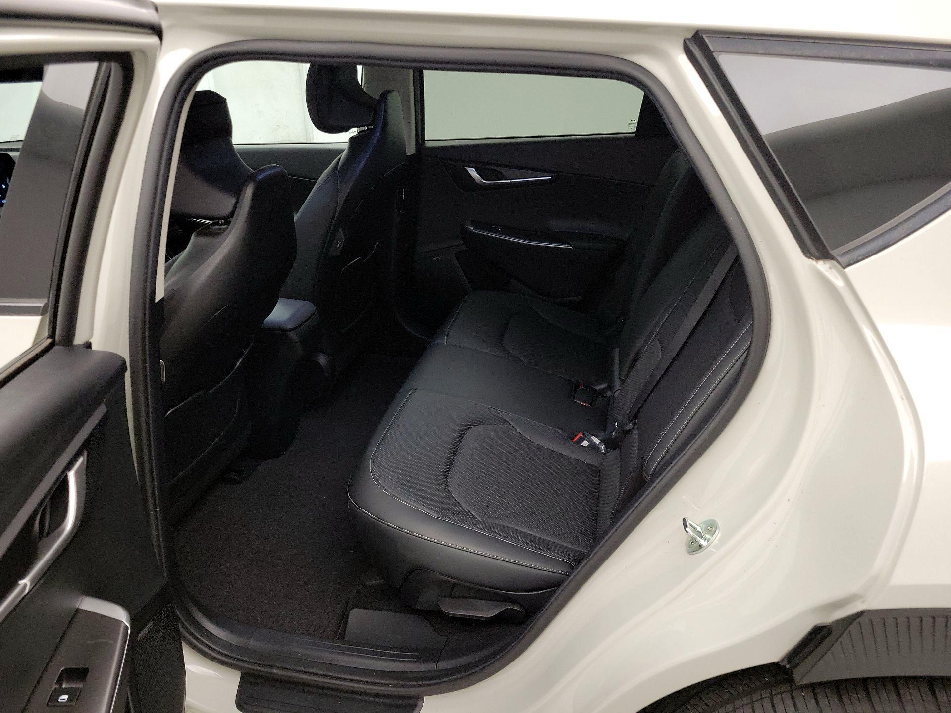 Thumbnail: 2022 Kia EV6 - 20