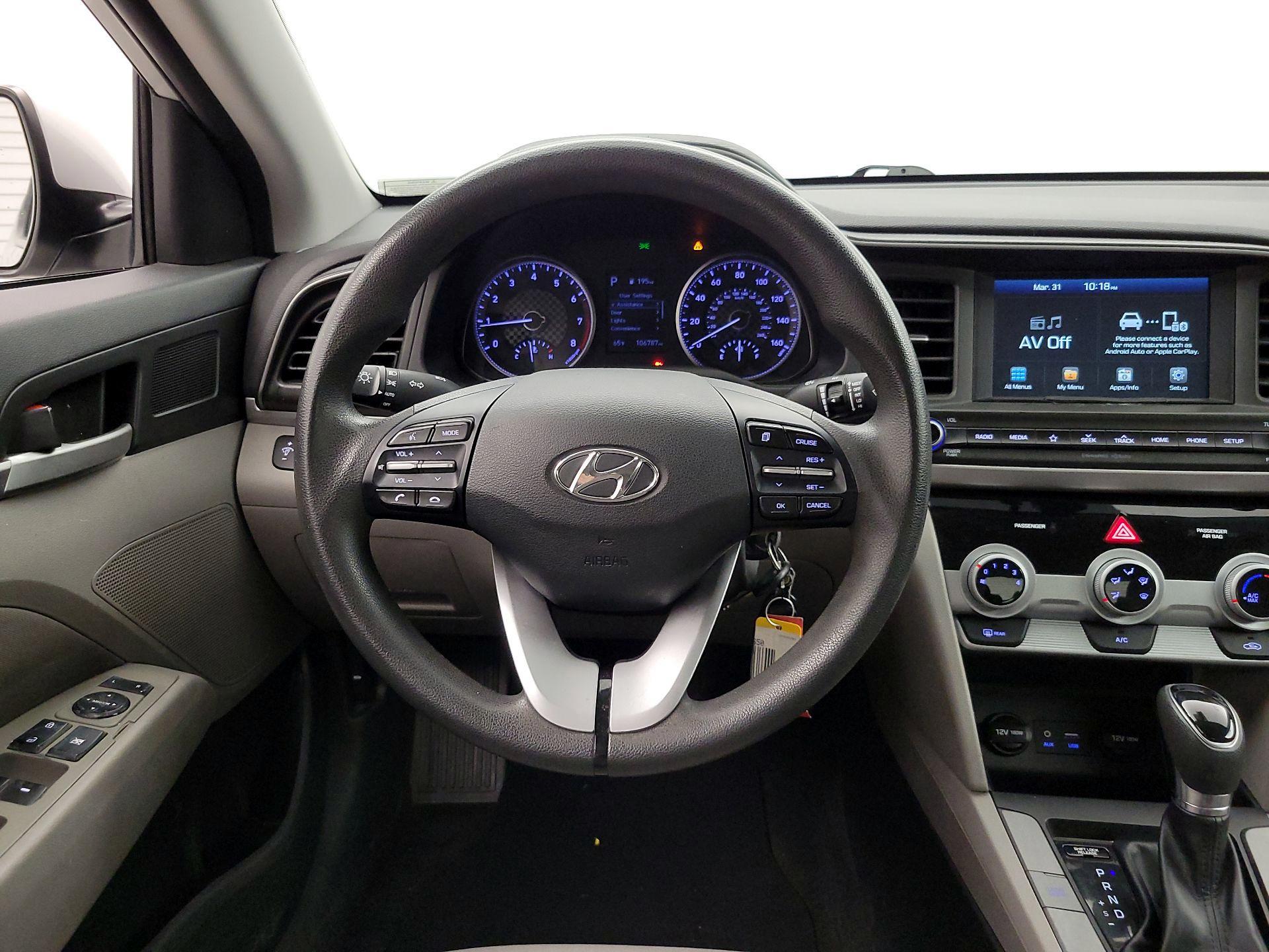 Thumbnail: 2019 Hyundai Elantra - 10