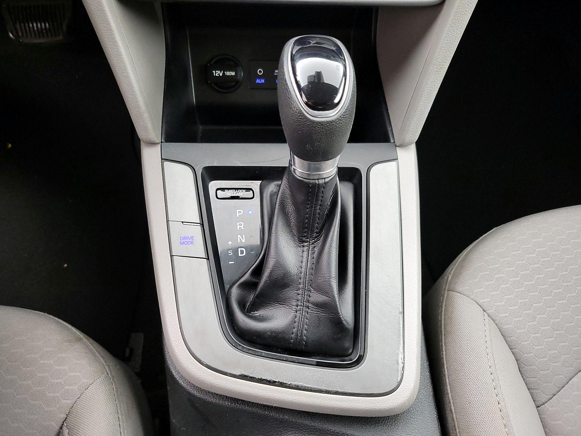 Thumbnail: 2019 Hyundai Elantra - 17