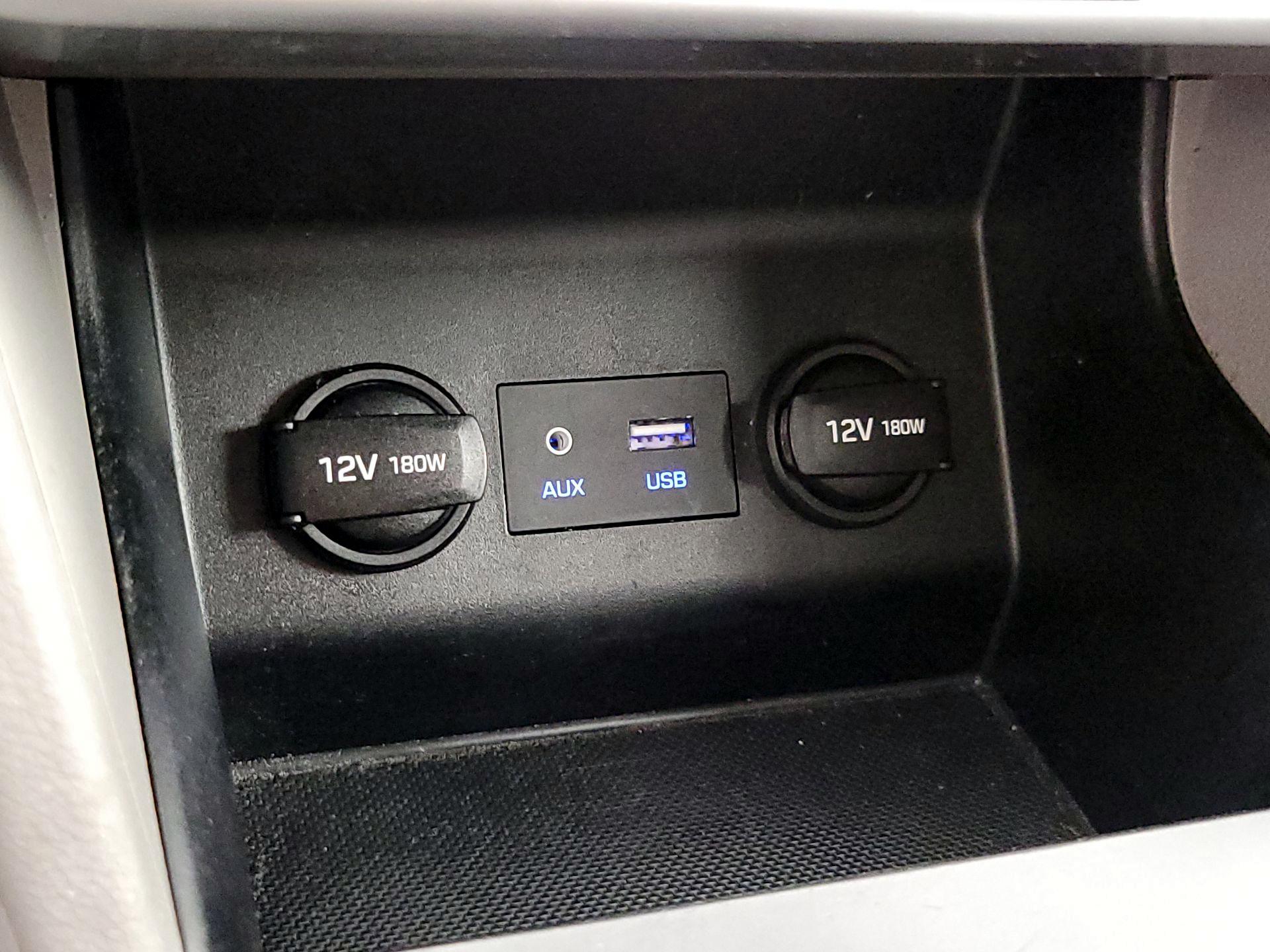 Thumbnail: 2019 Hyundai Elantra - 18