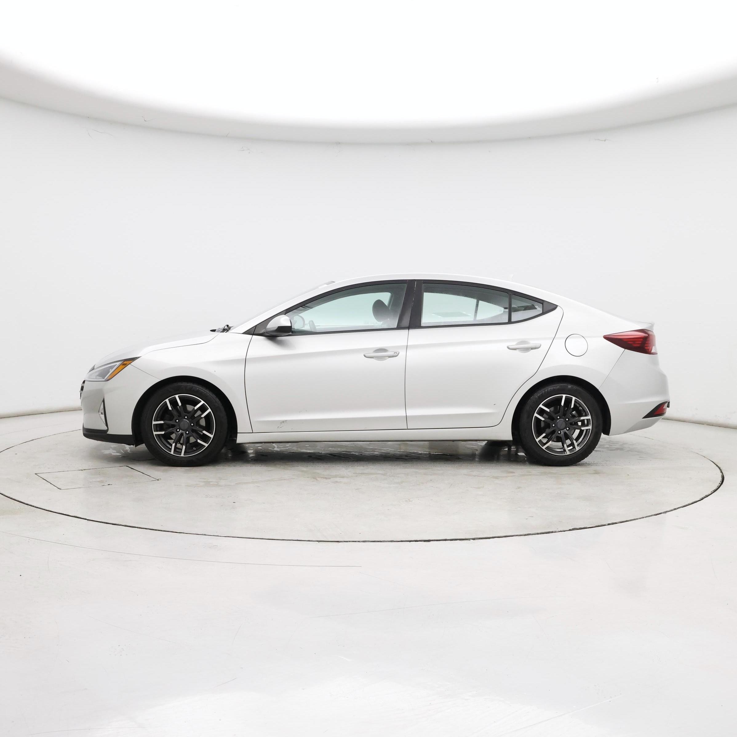 Thumbnail: 2019 Hyundai Elantra - 3