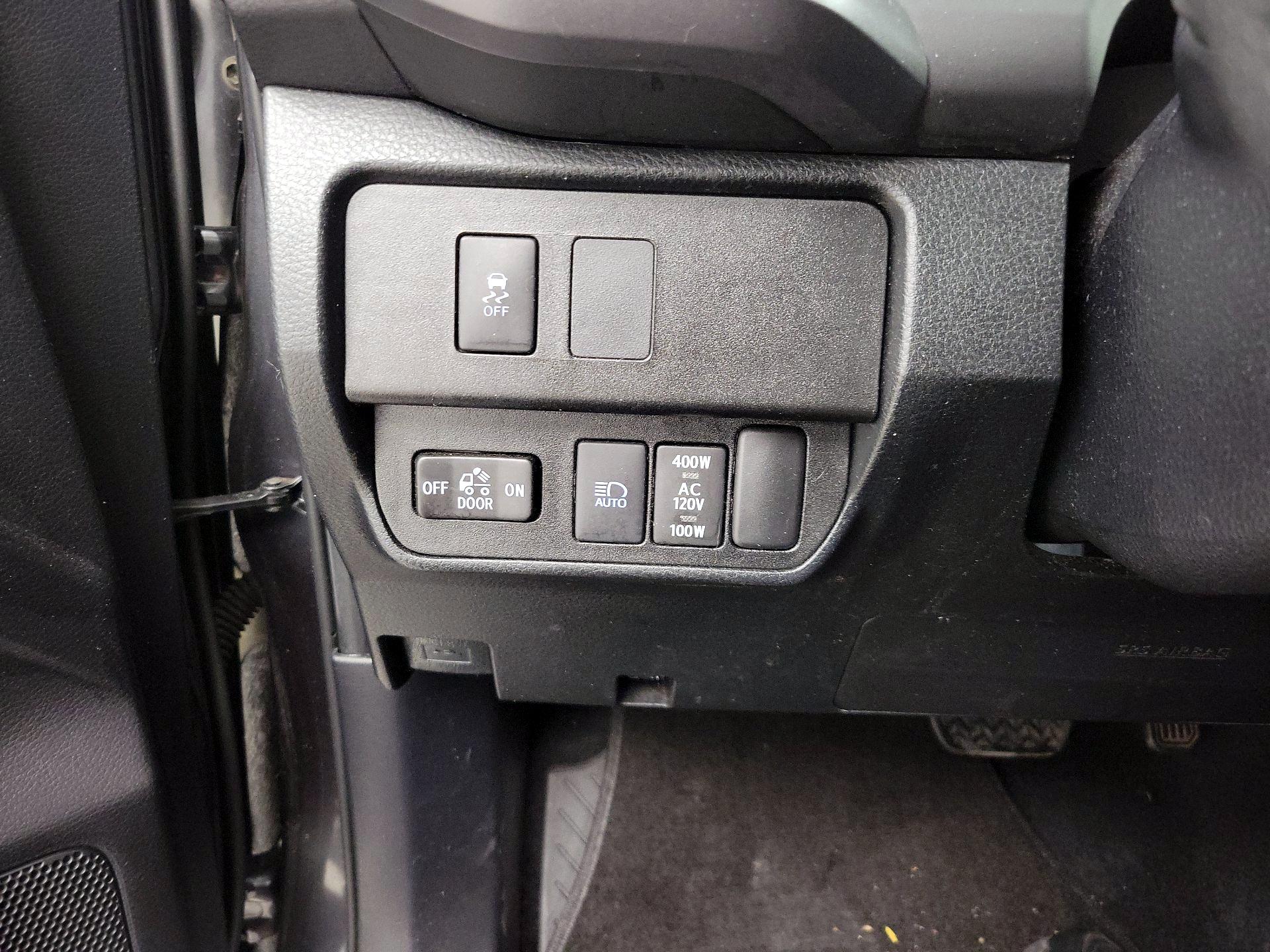 Thumbnail: 2021 Toyota Tacoma - 13