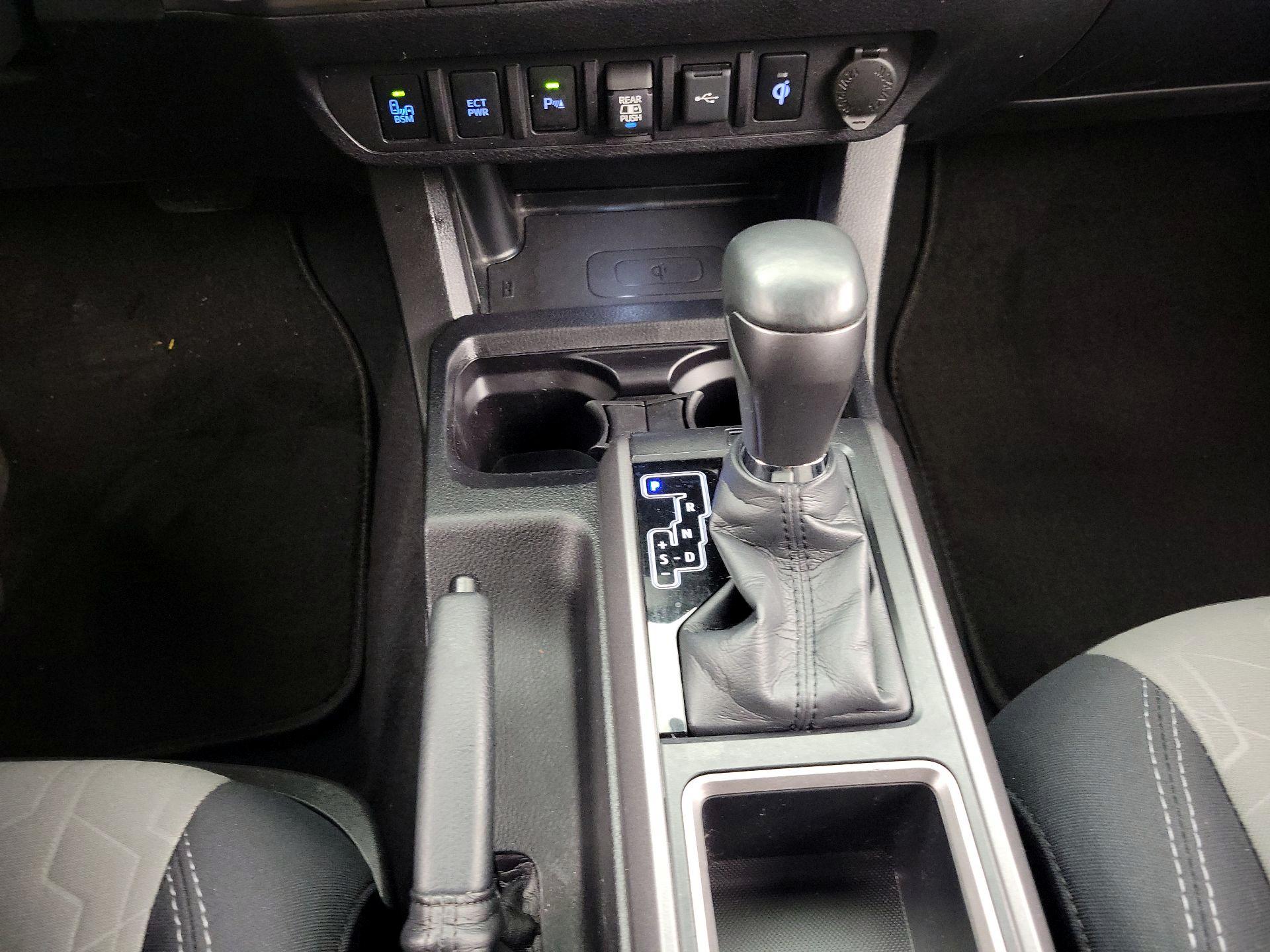 Thumbnail: 2021 Toyota Tacoma - 17